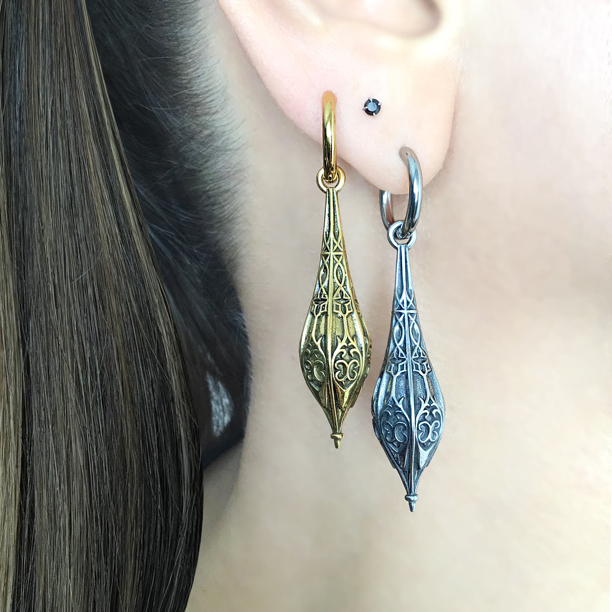 Gothic pillar hoop earrings