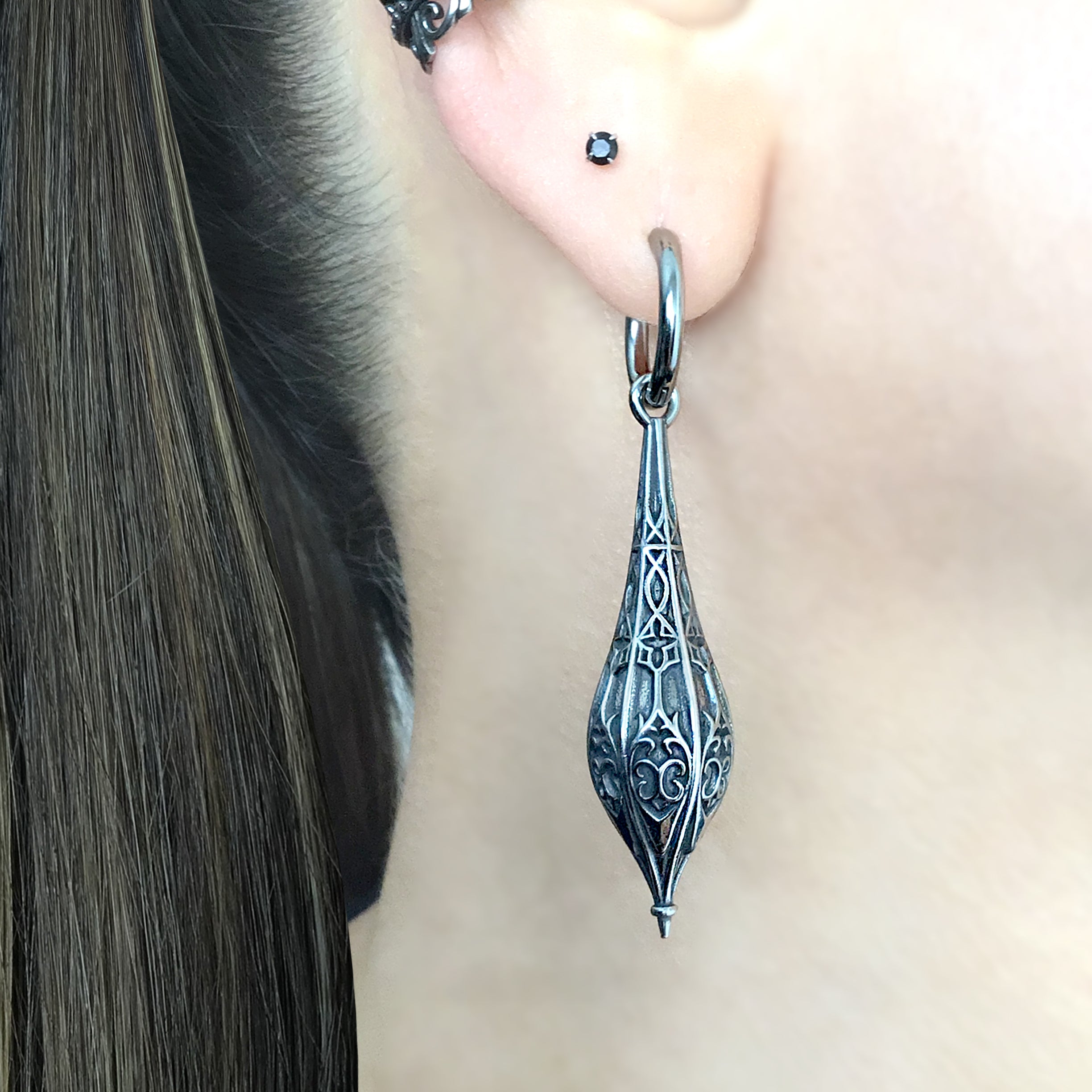 Gothic pillar hoop earrings