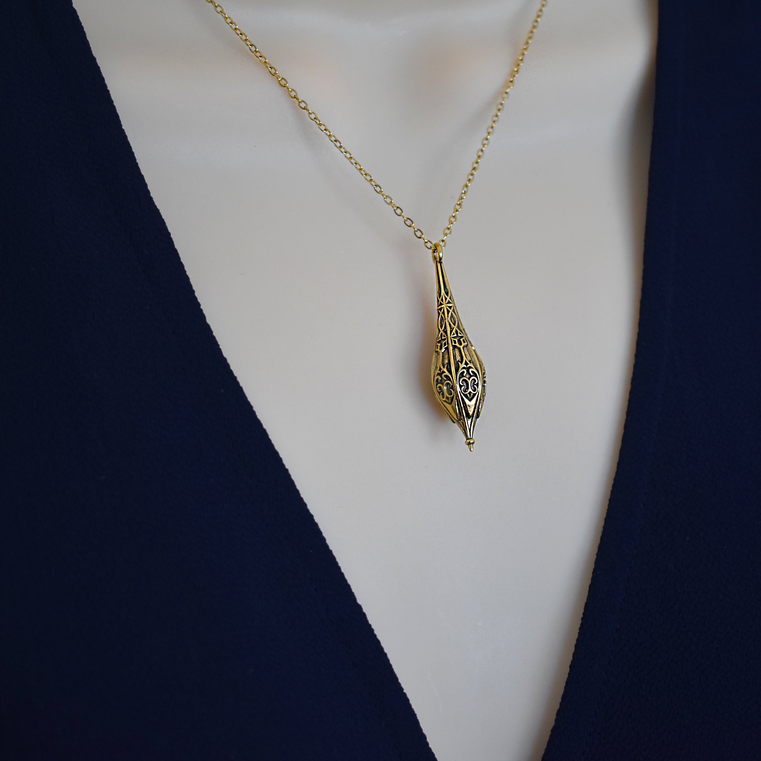Gothic Pillar necklace
