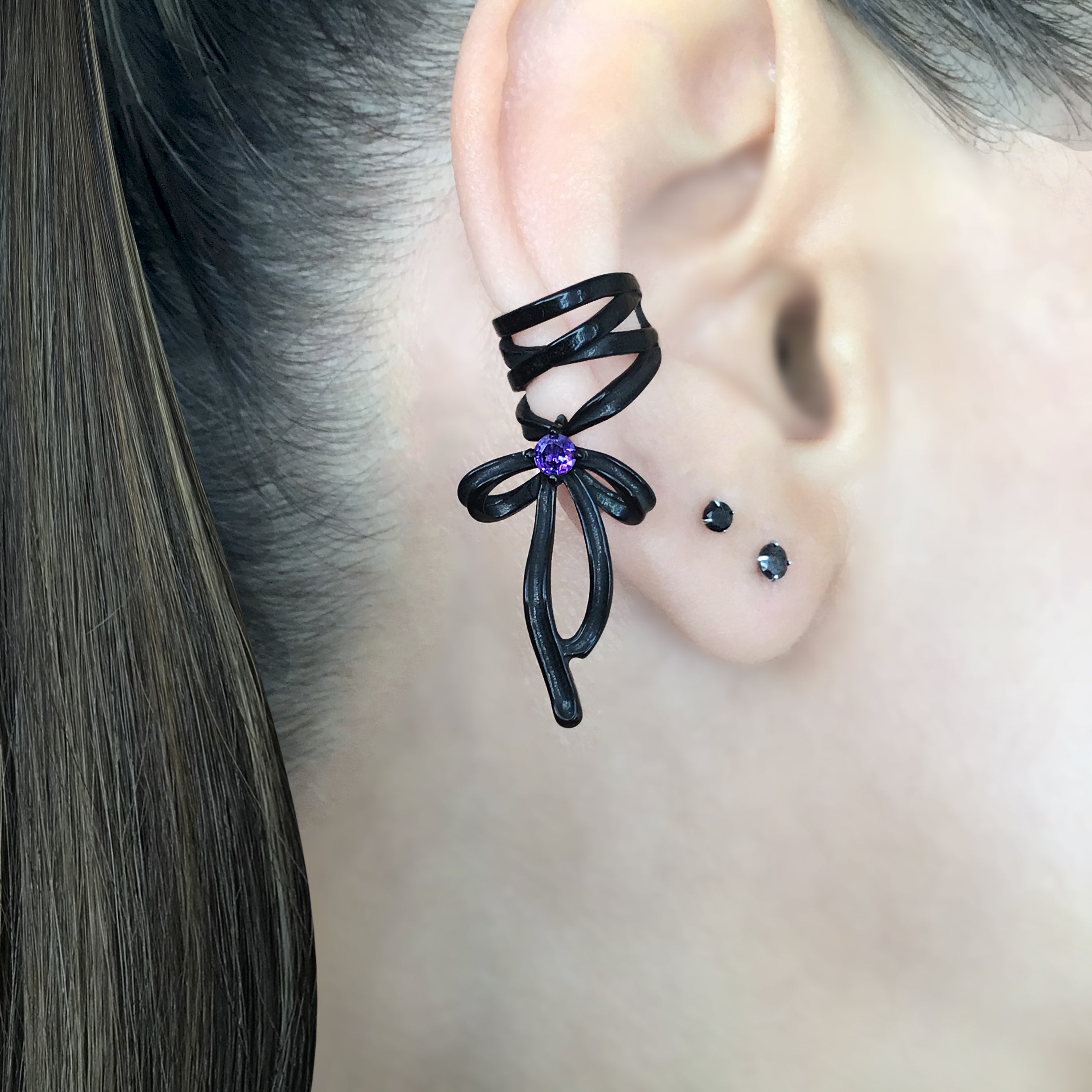 Bow ear cuff