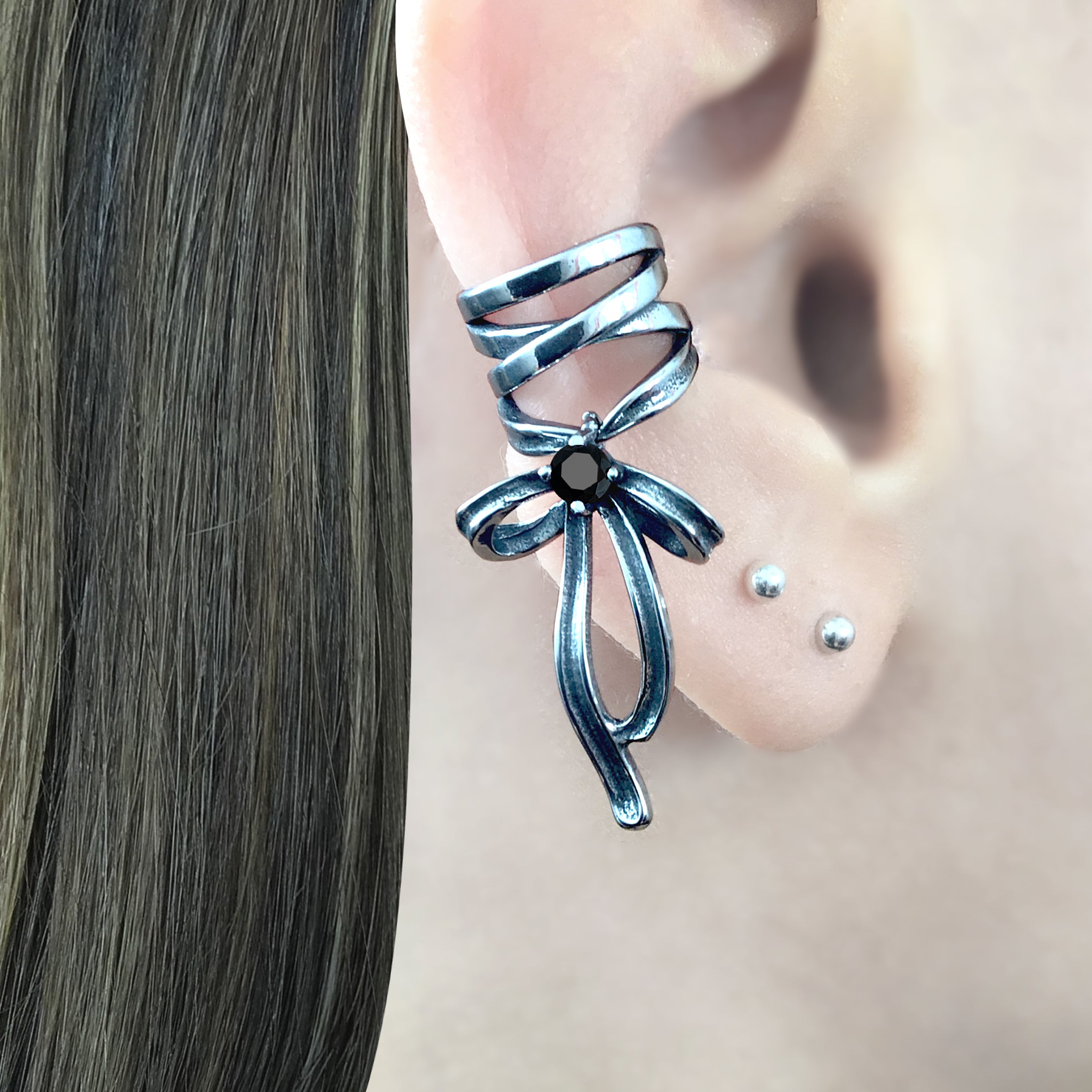 Bow ear cuff