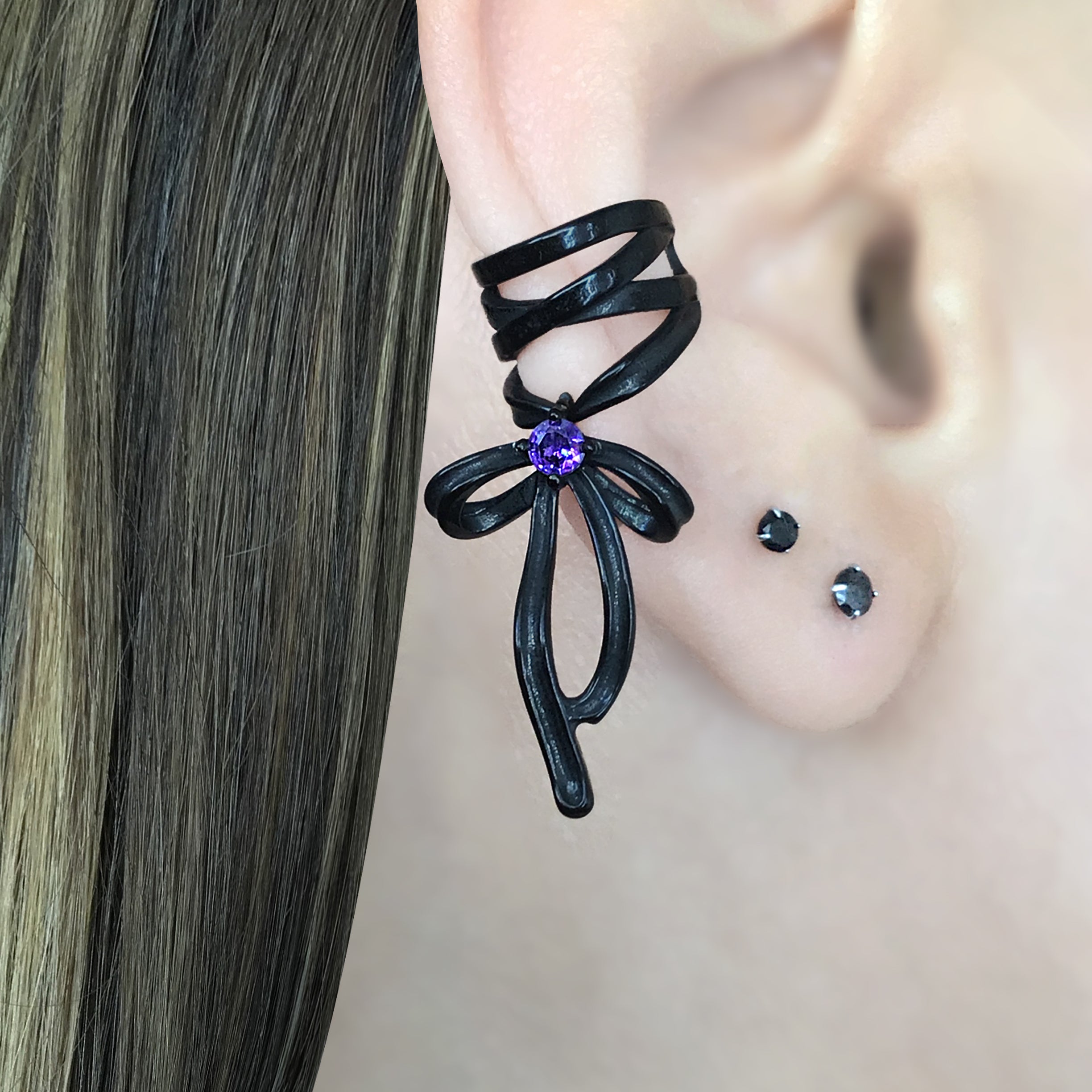 Bow ear cuff