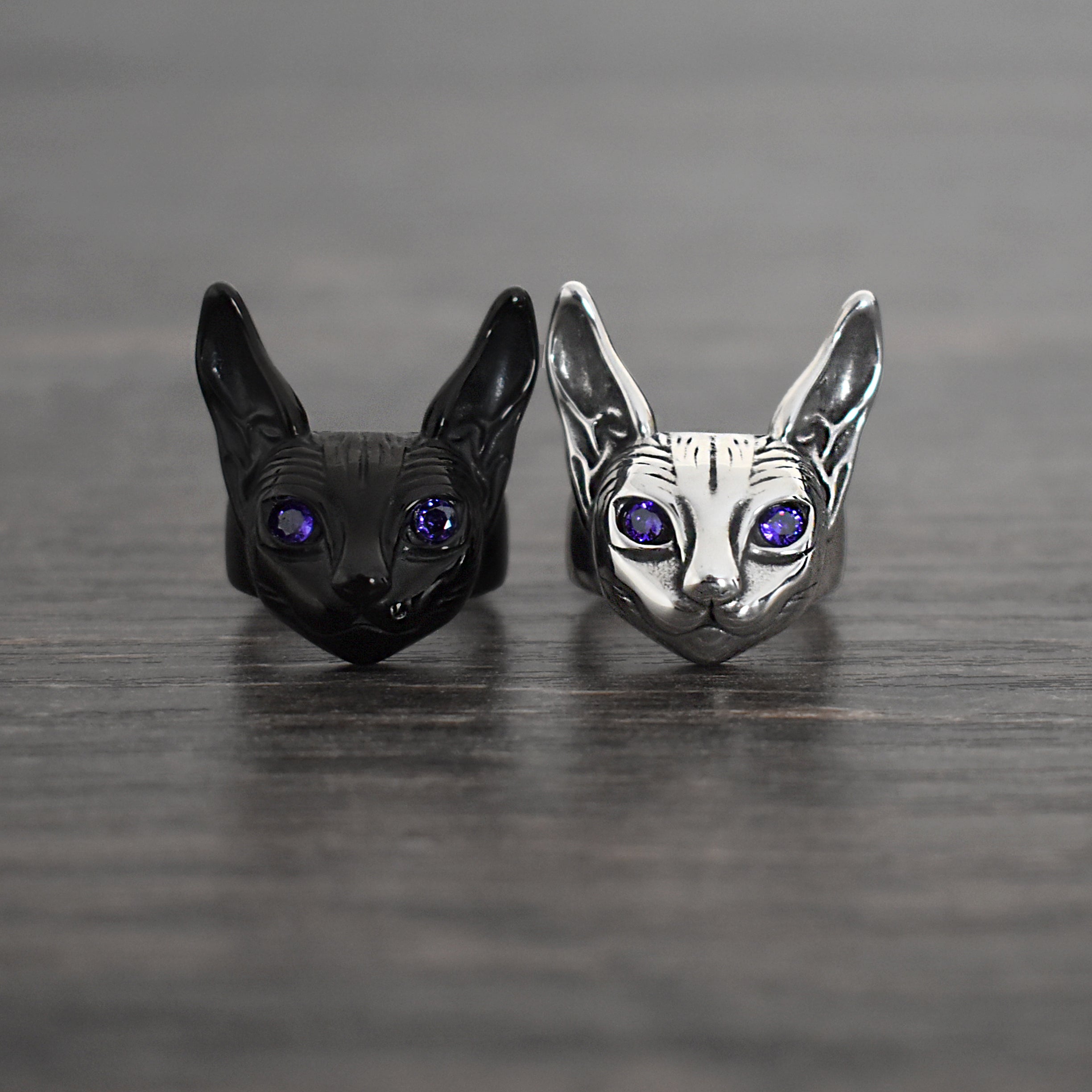 Sphynx cat ring with purcple eyes