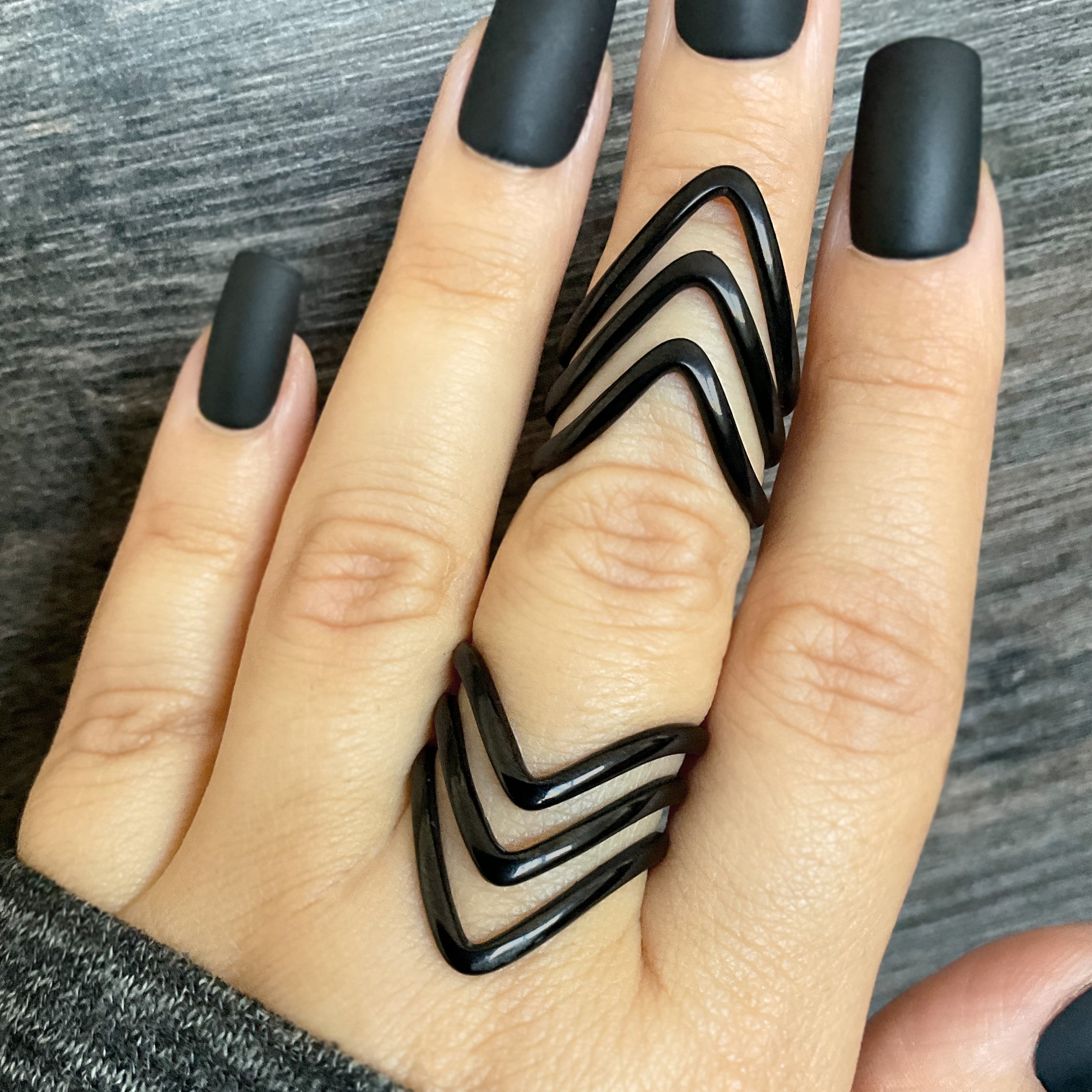 Chevron ring | V ring