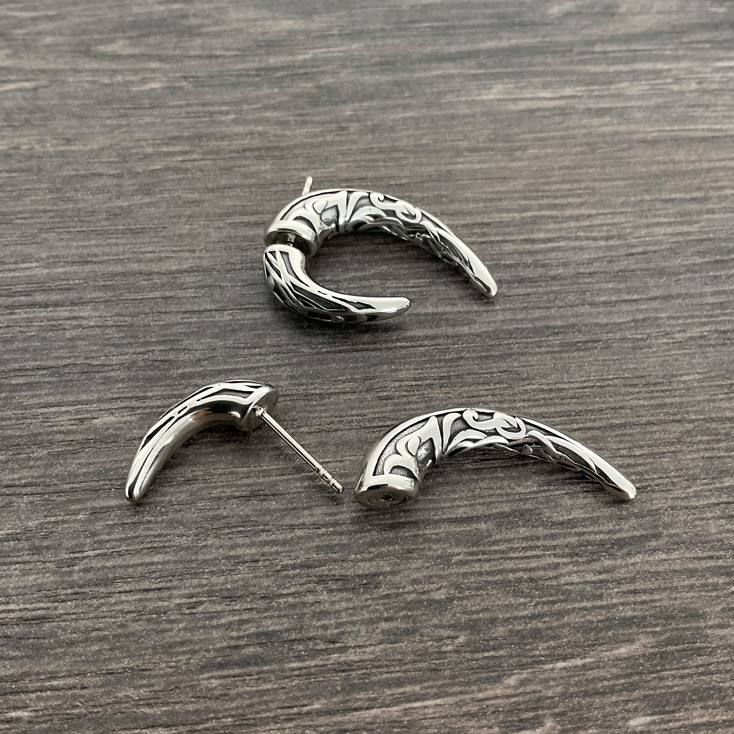 Claw ear jacket with Celtic design