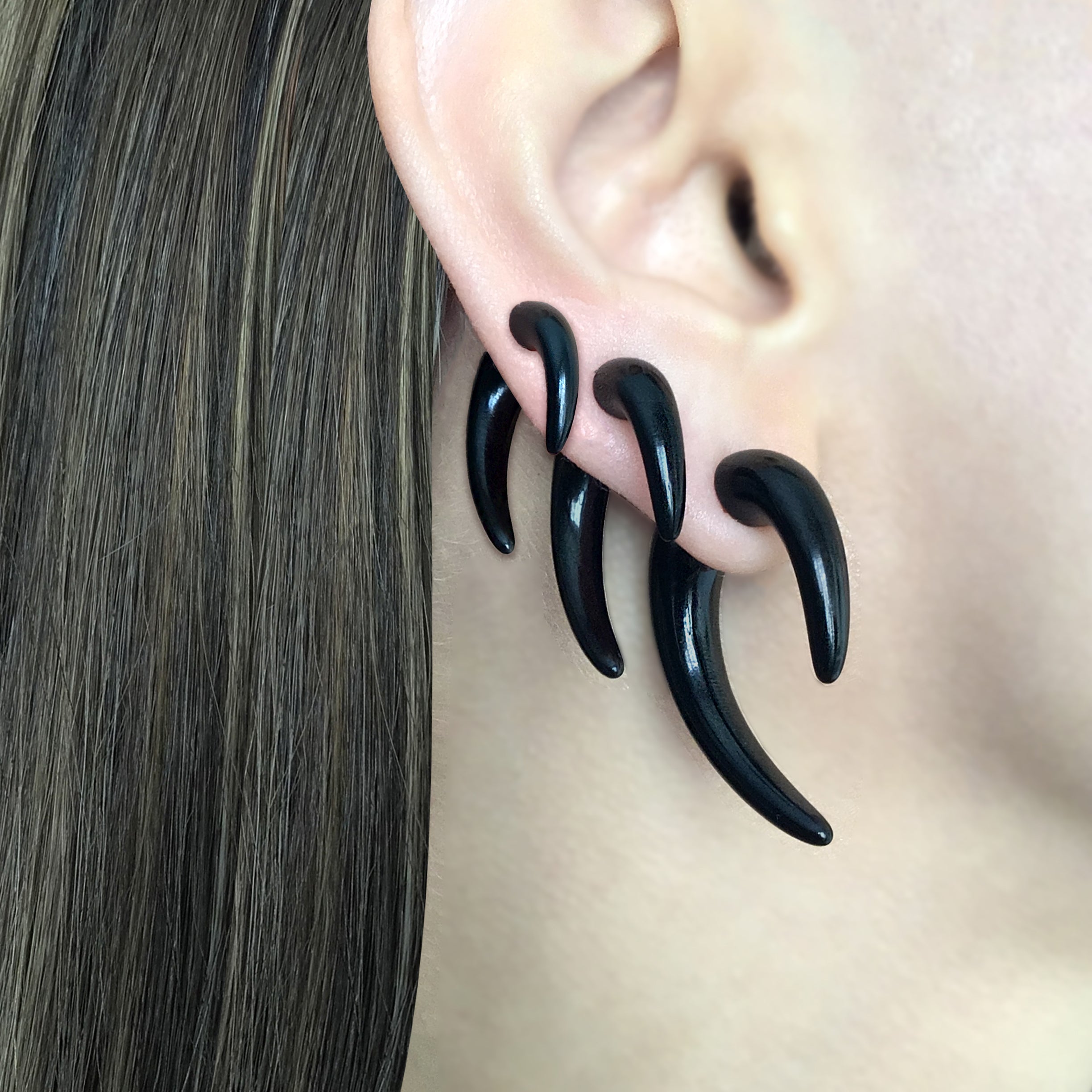 Claw ear jacket