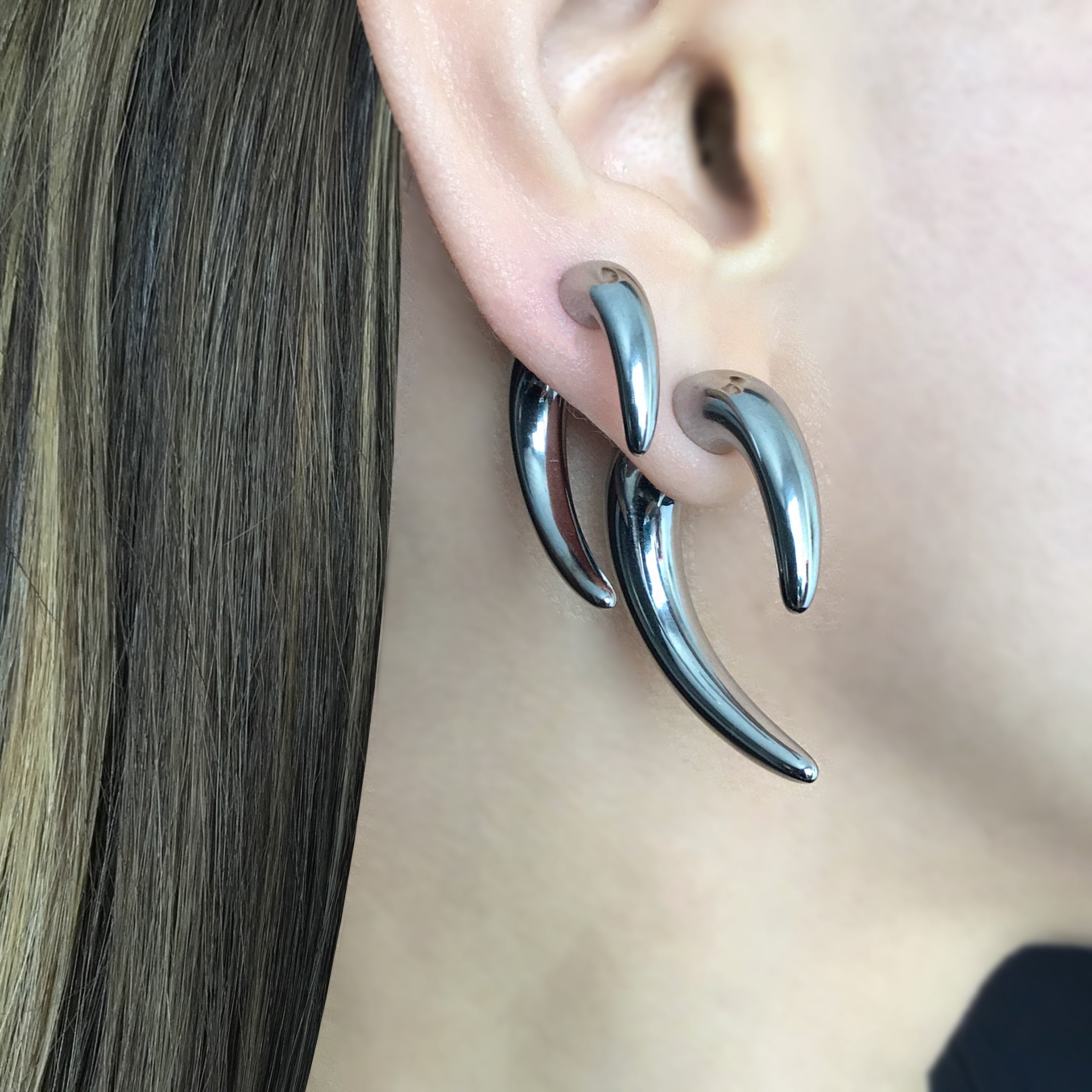 Claw ear jacket