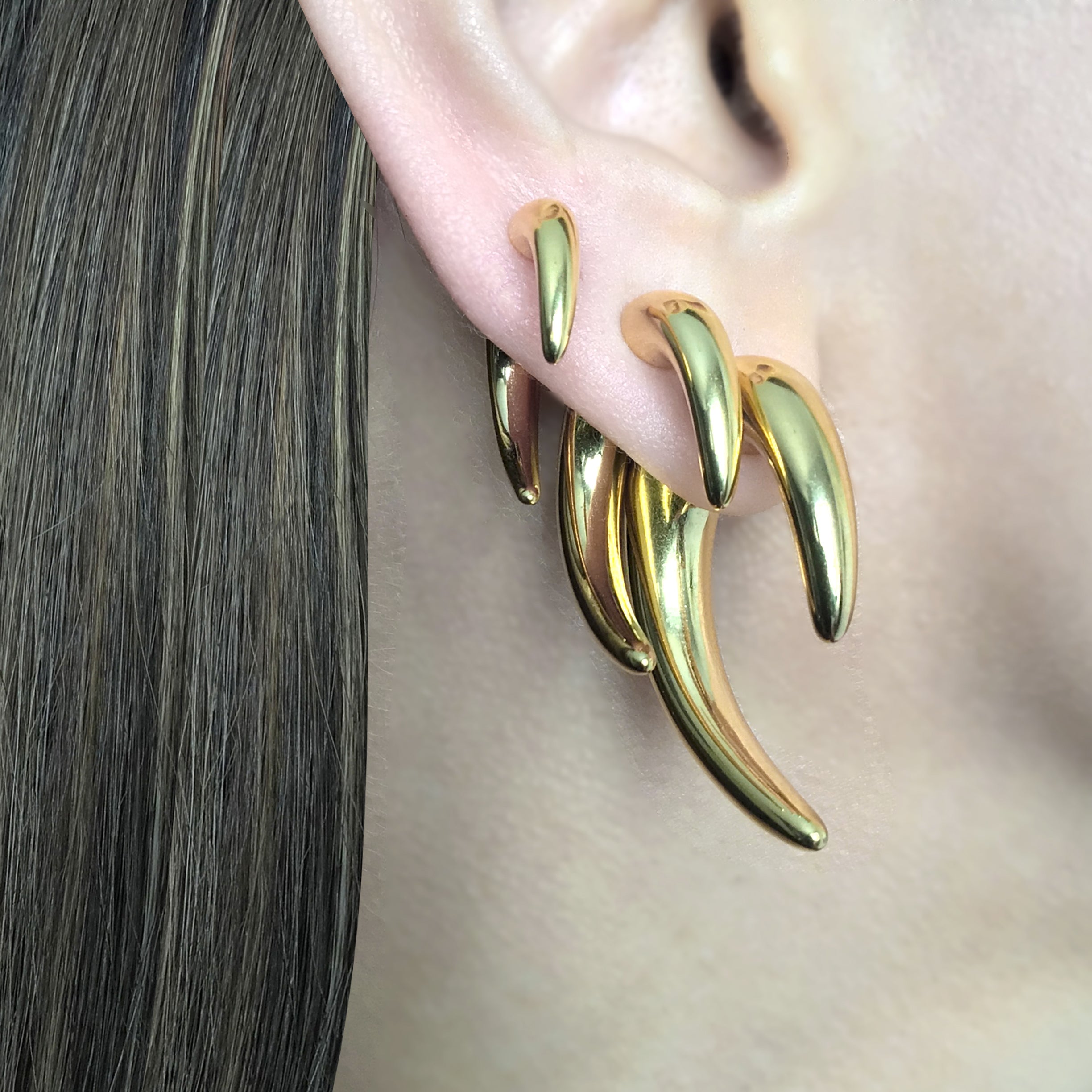 Claw ear jacket