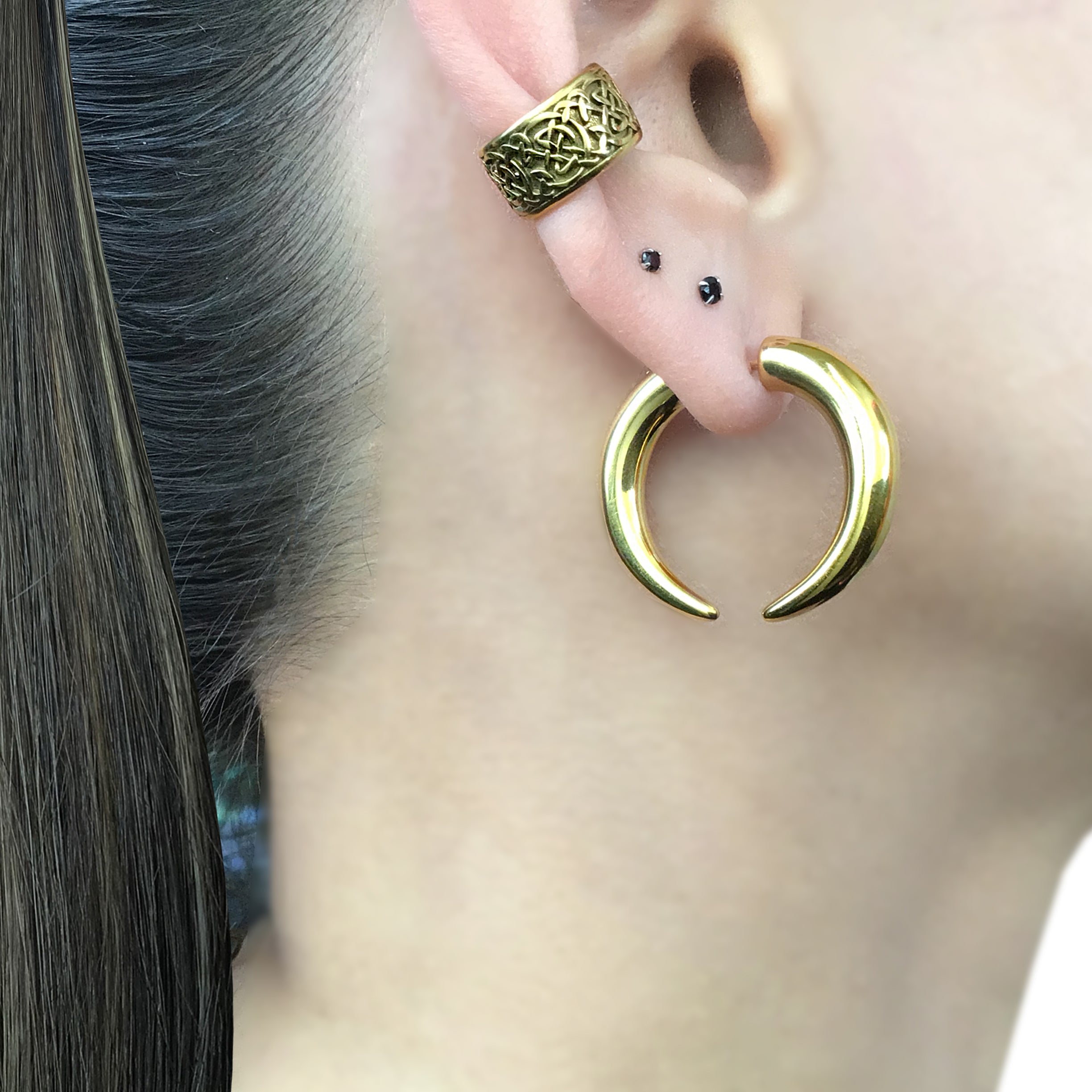 Claw hoop ear jacket