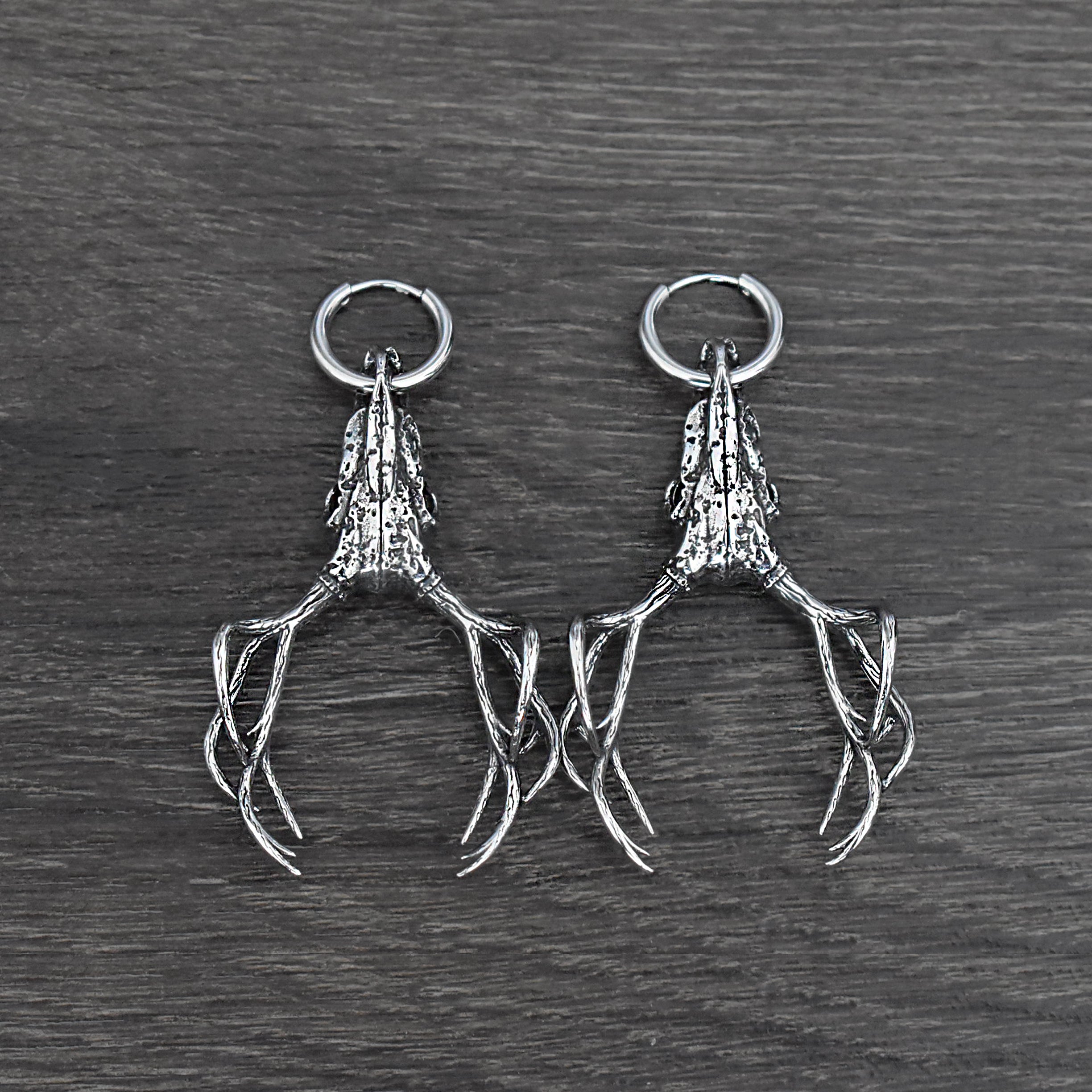 Deer skull with antlers hoops