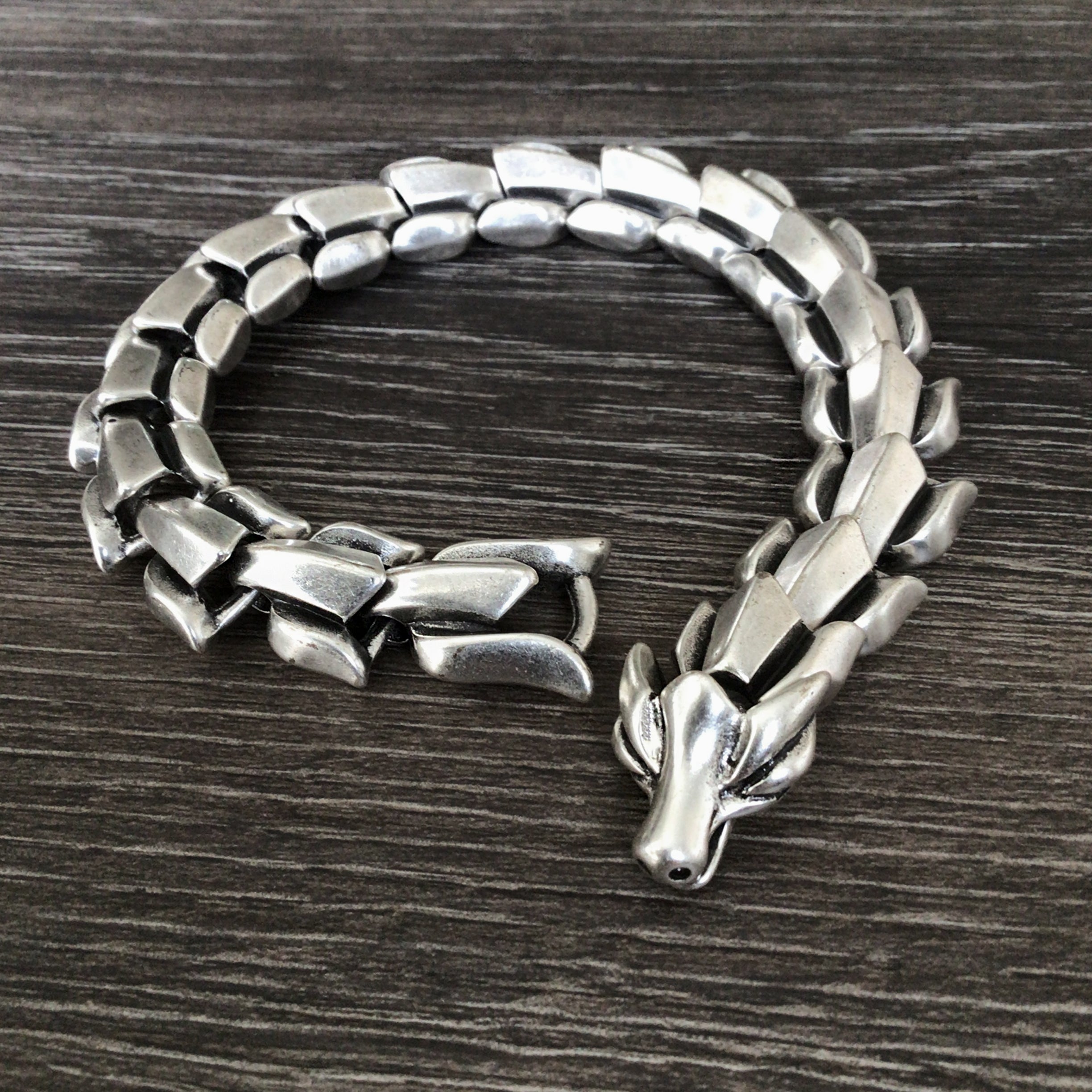 Dragon scale bracelet in Silver