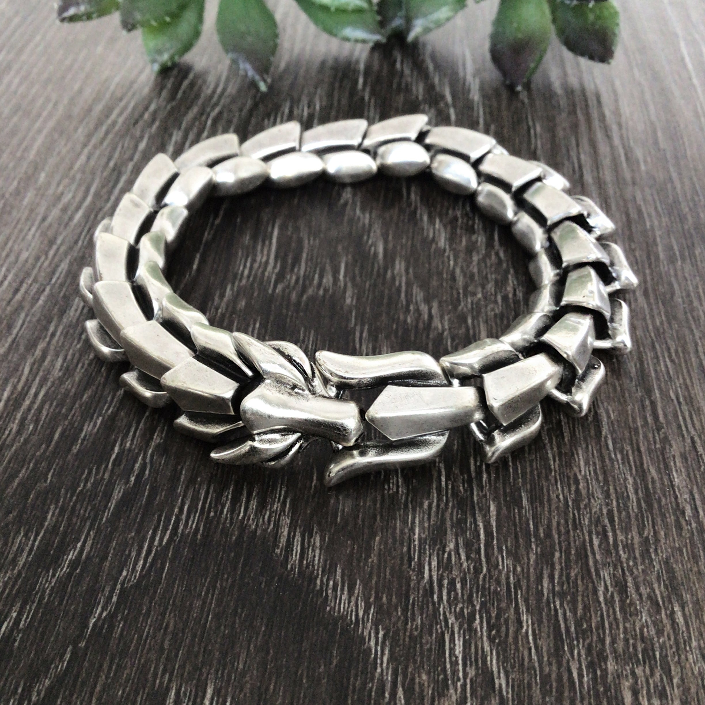 Dragon scale bracelet in Silver
