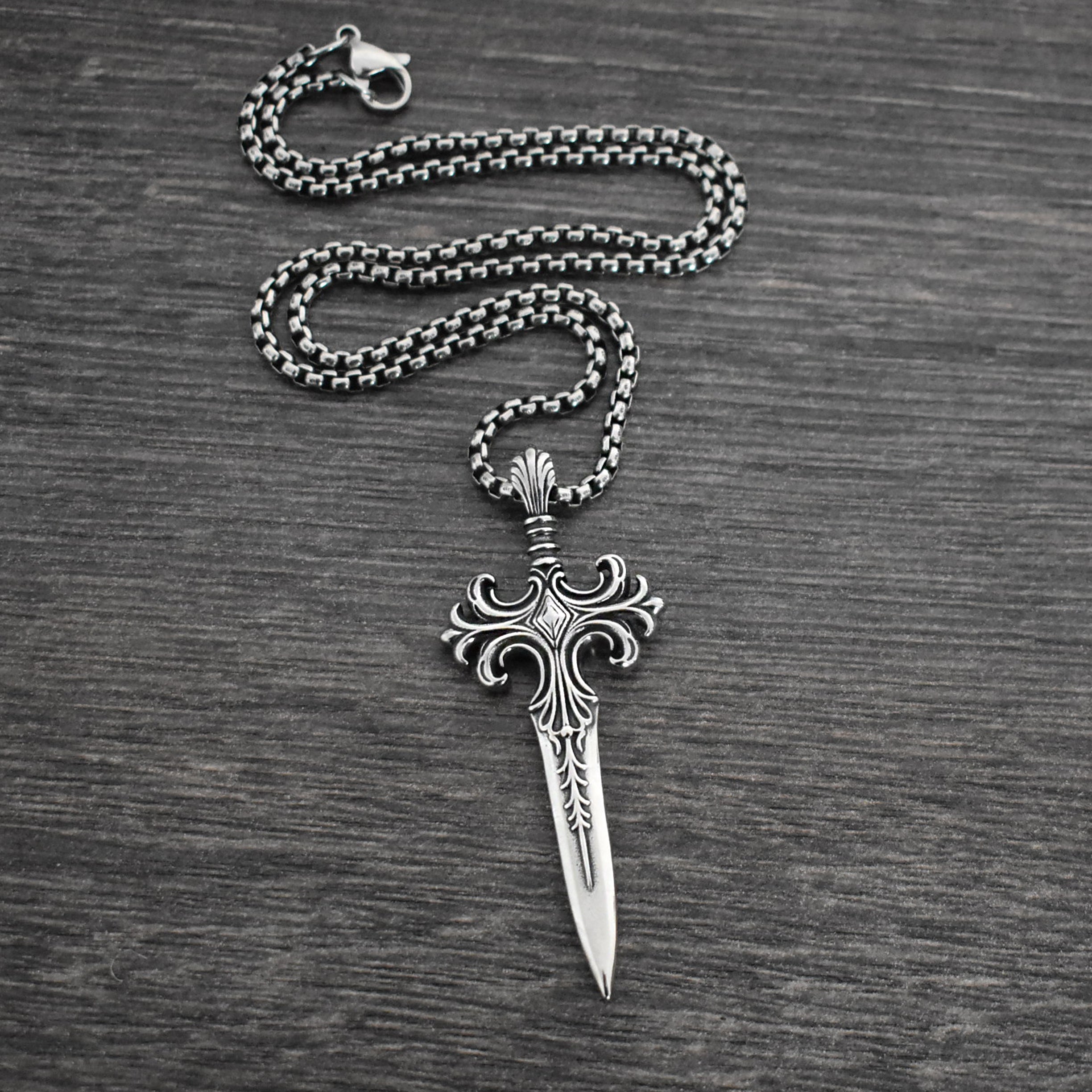 Elven Blade necklace
