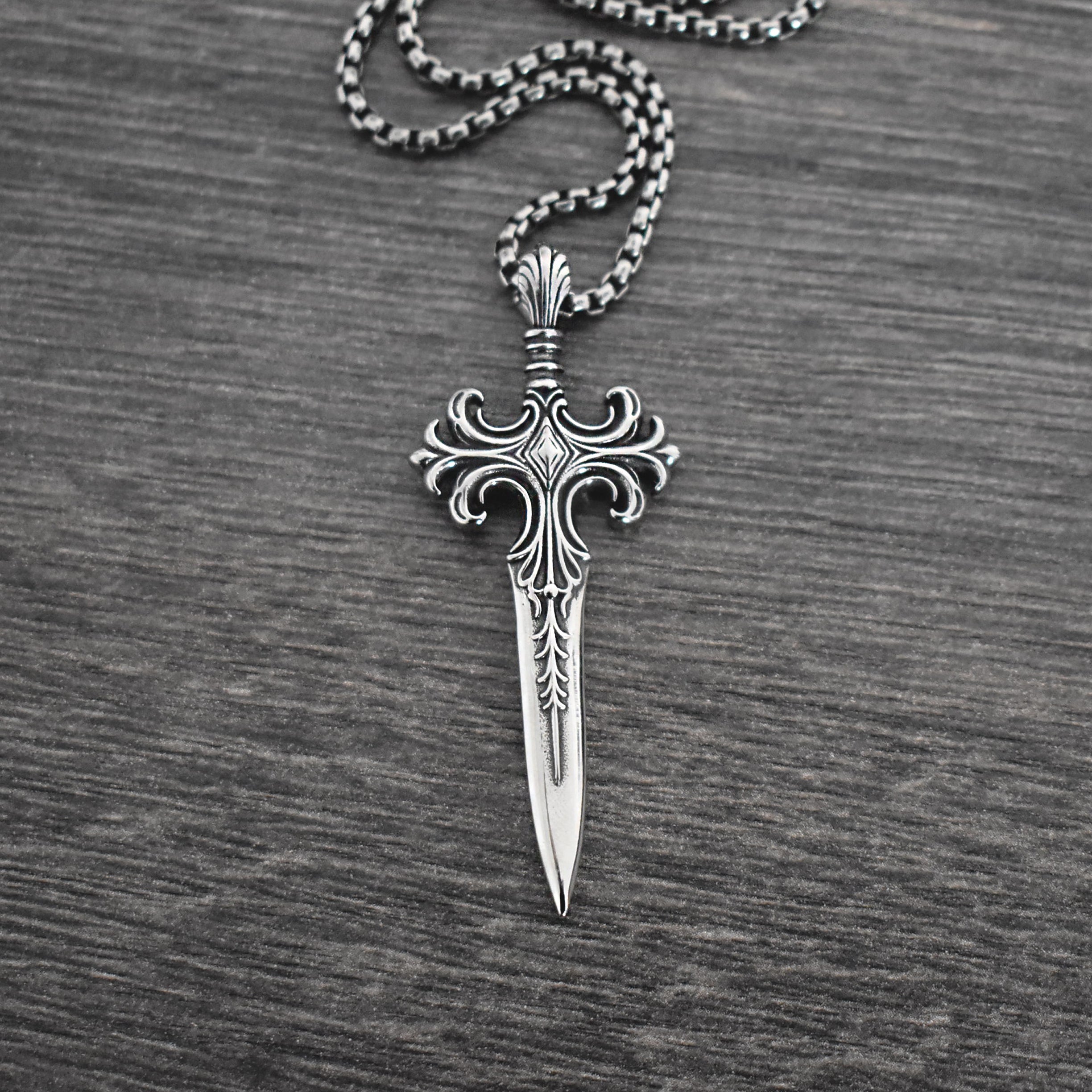 Elven Blade necklace