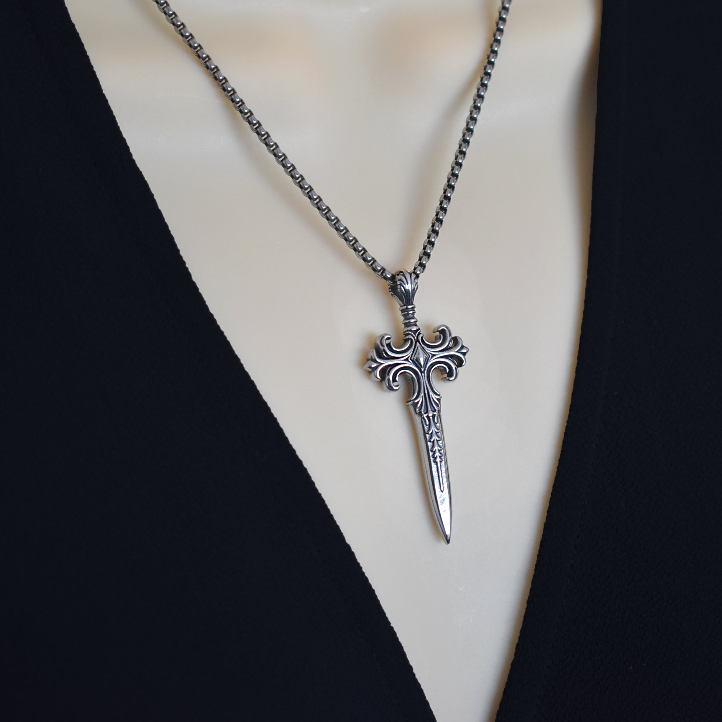 Elven Blade necklace