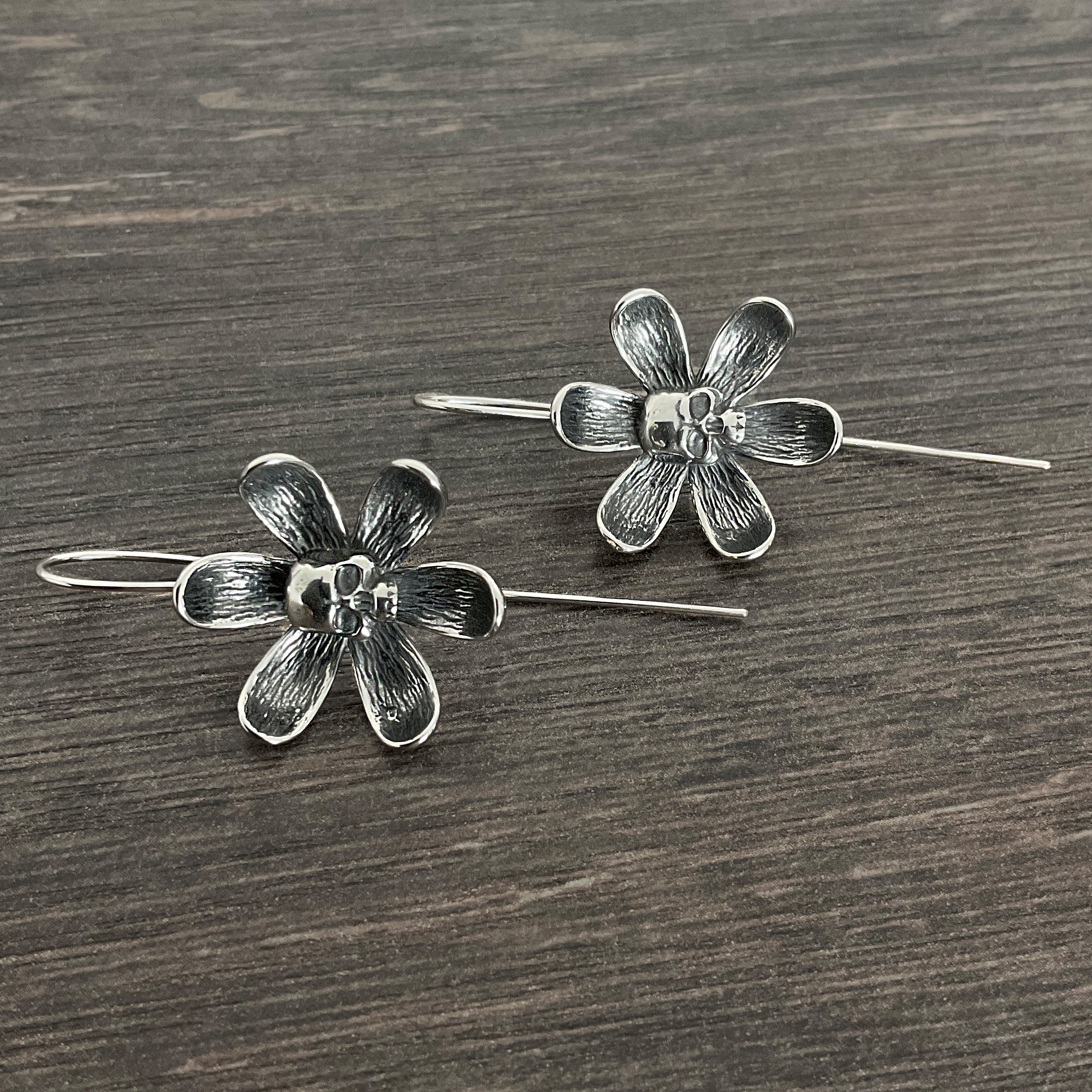 Flower Skull earring