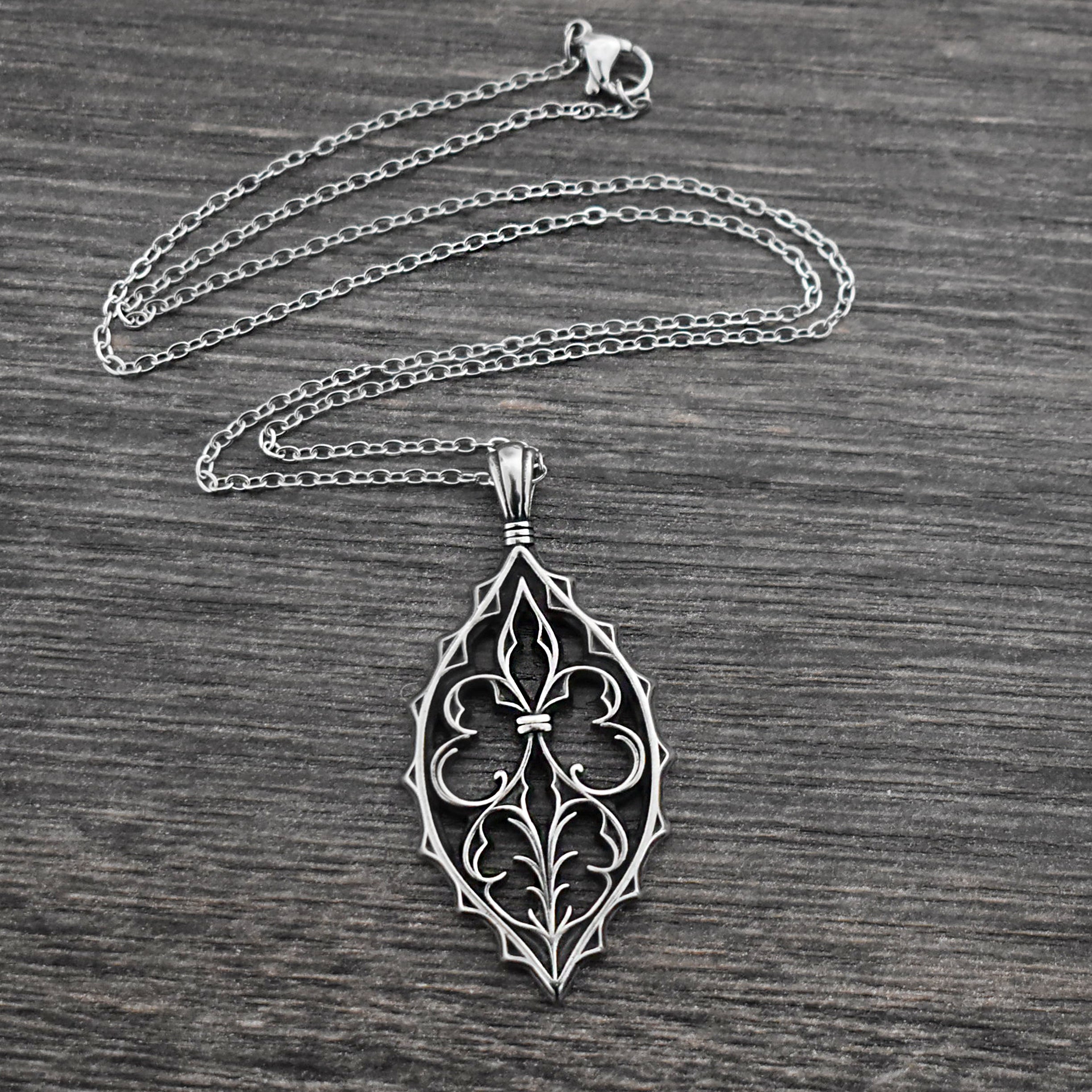 Gothic Fleur pendant
