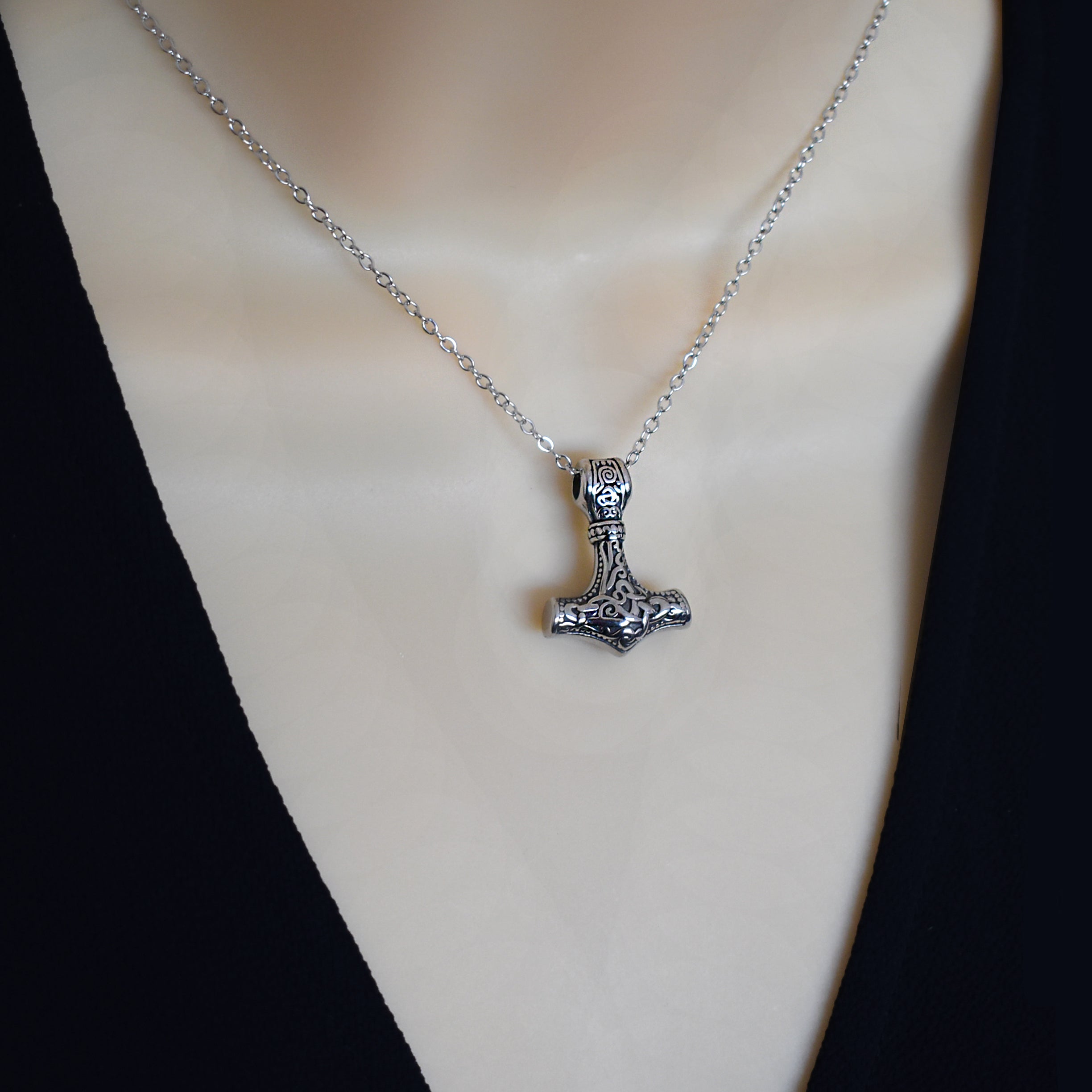 Viking hammer pendant necklace