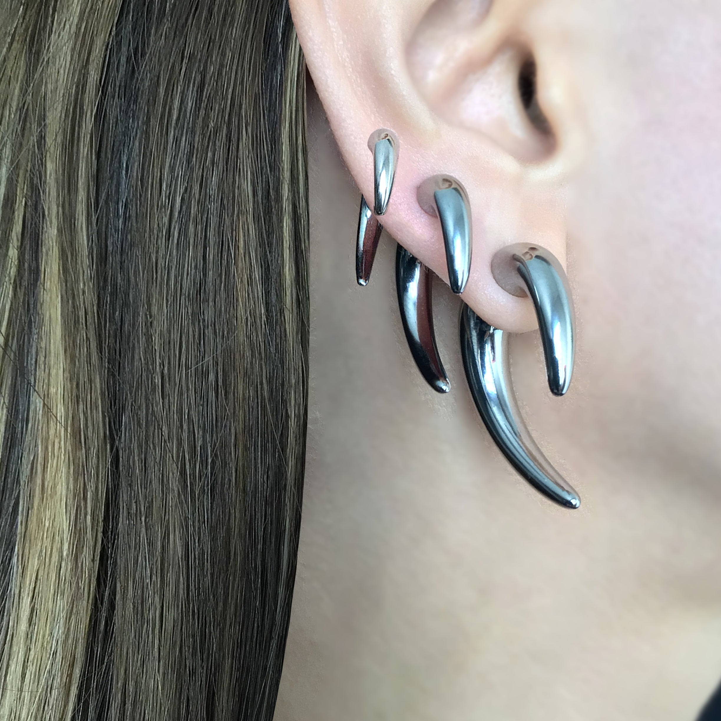 Claw ear jacket