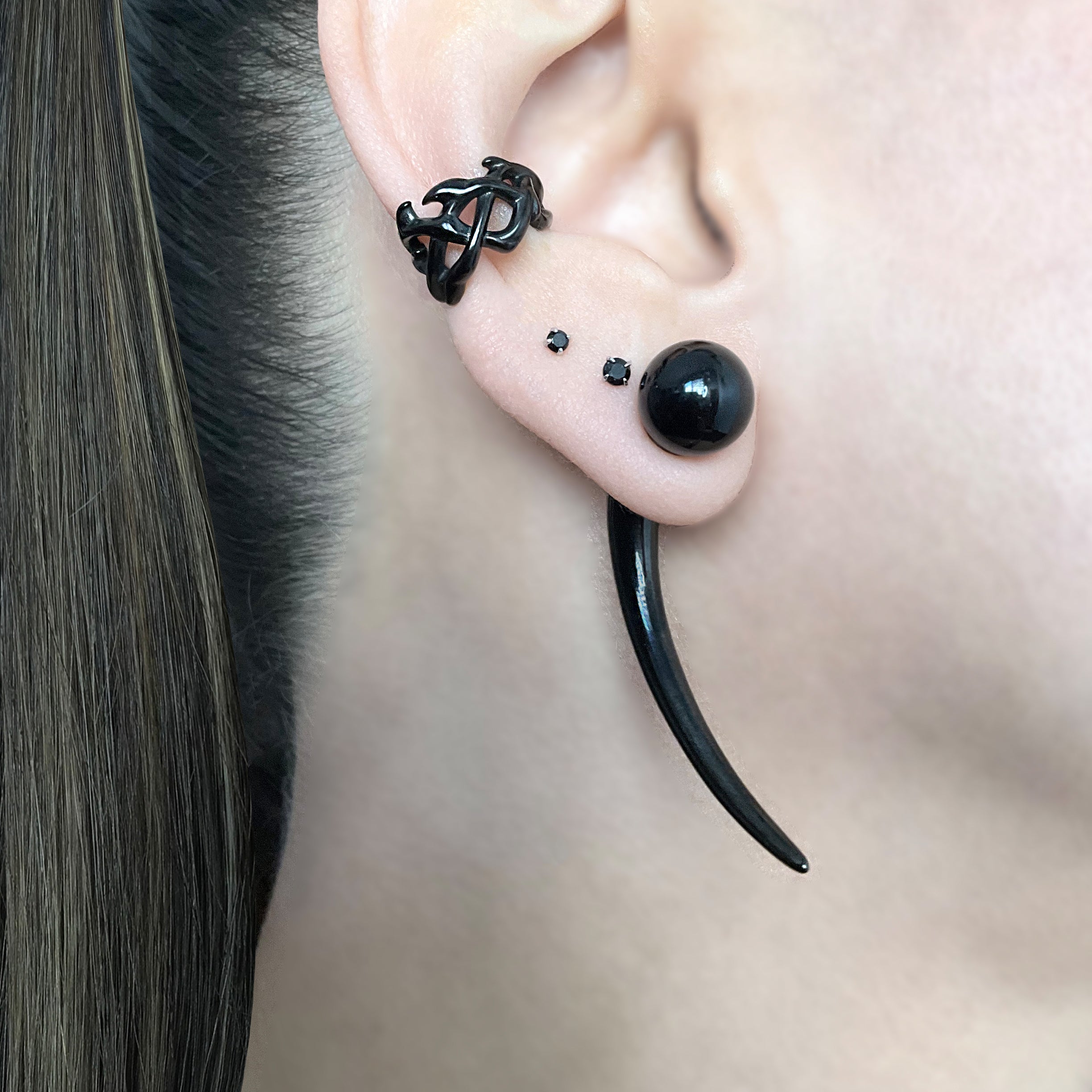 Black Pearl claw ear jacket earrings