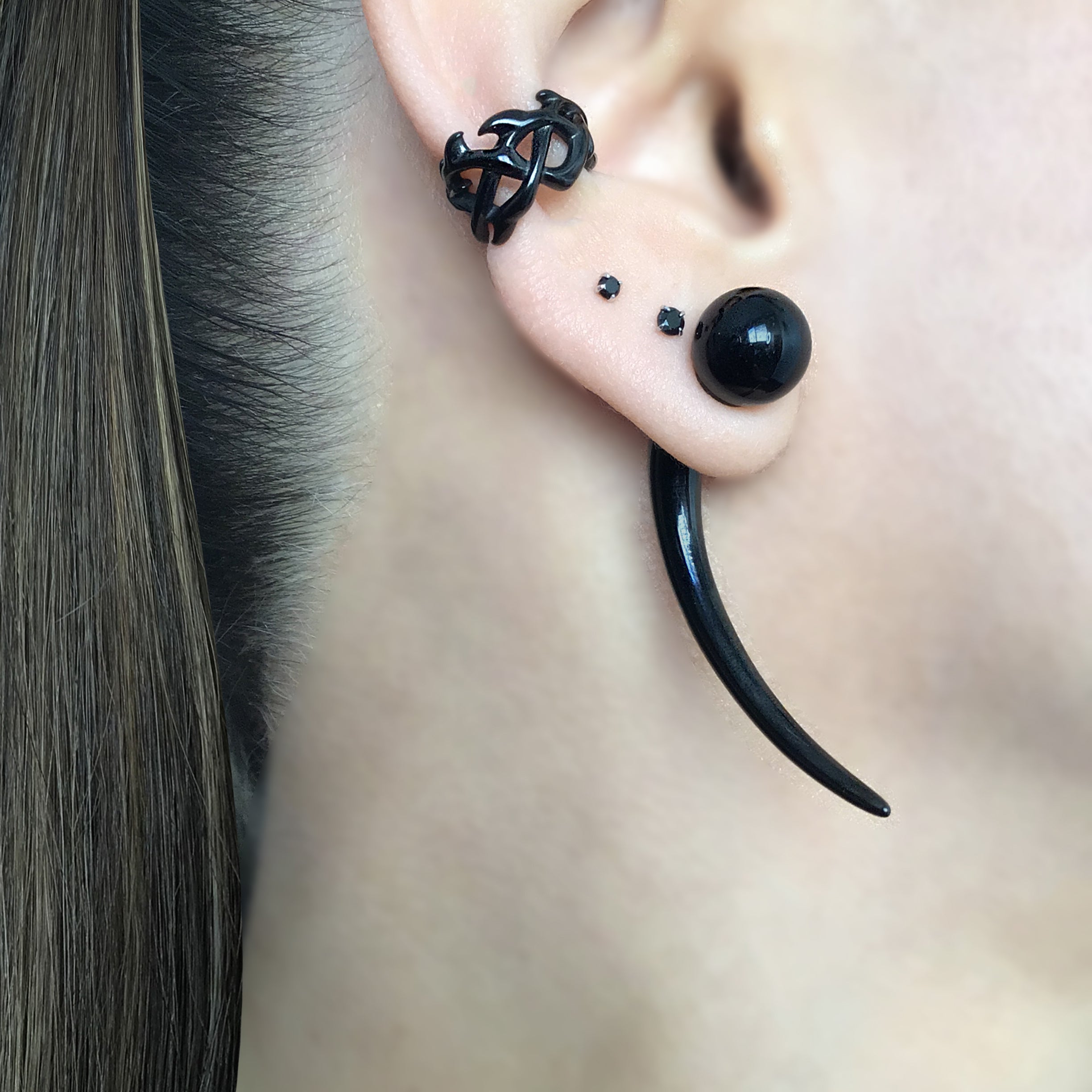 Black Pearl claw ear jacket earrings
