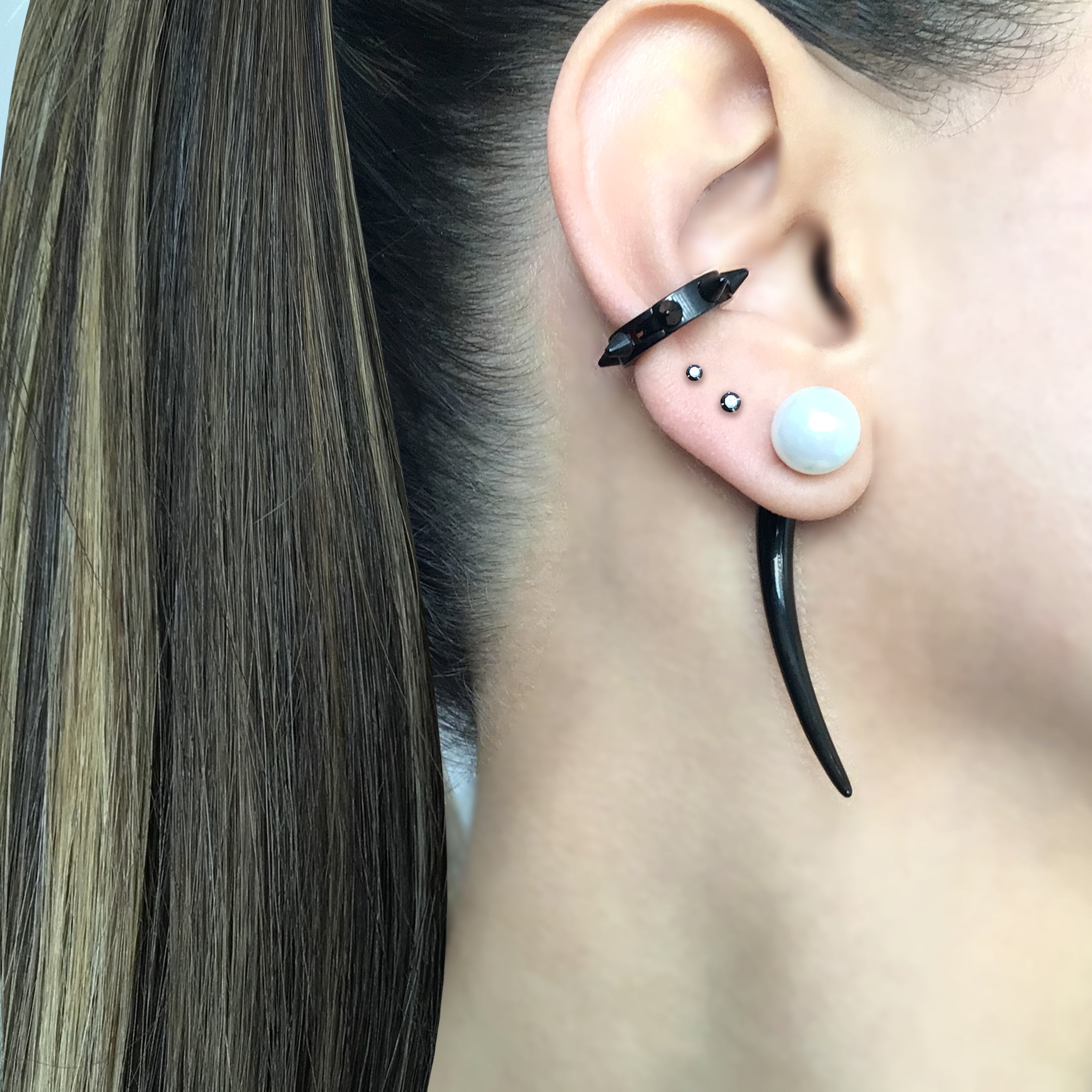 Pearl claw ear jacket earrings