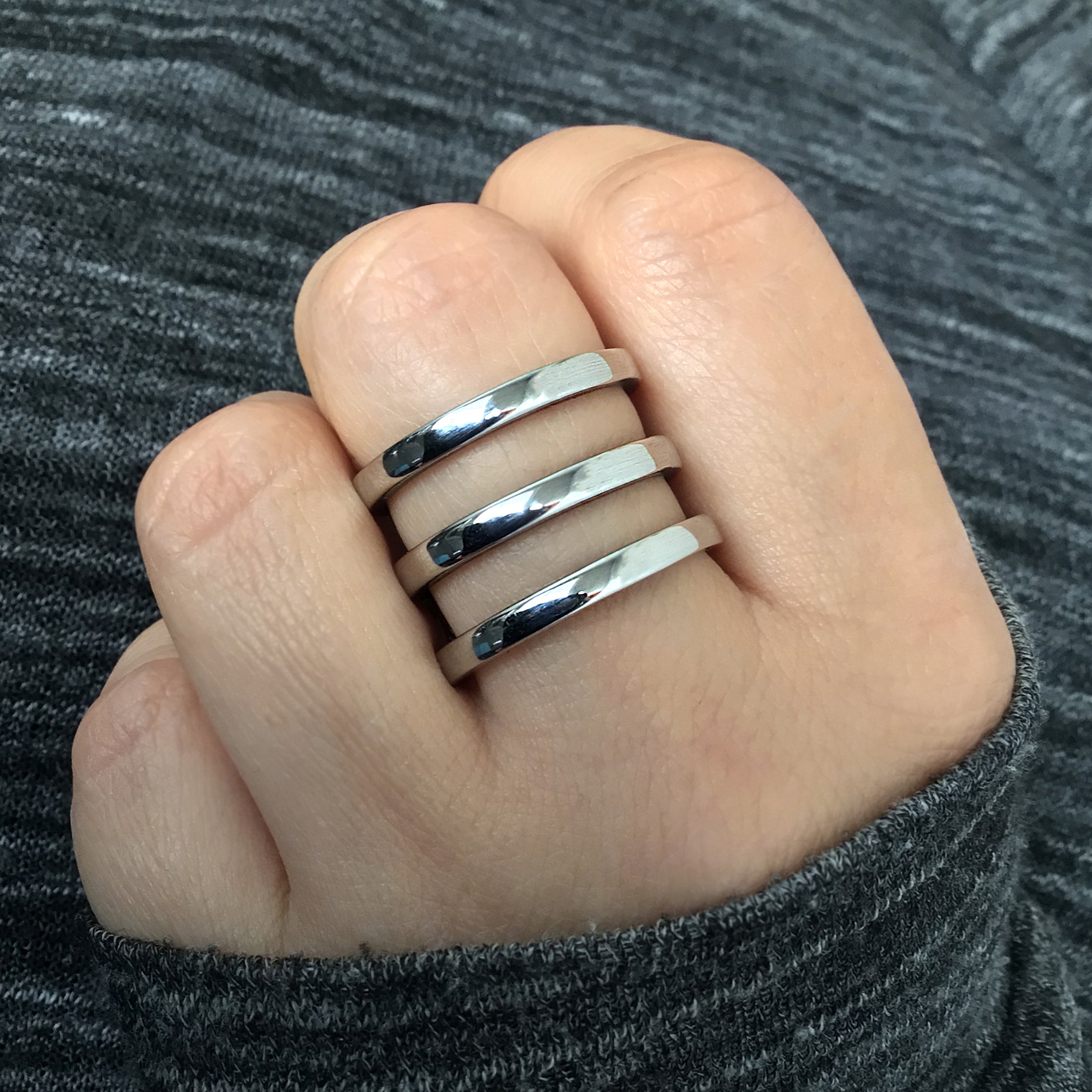 Triple row wide ring