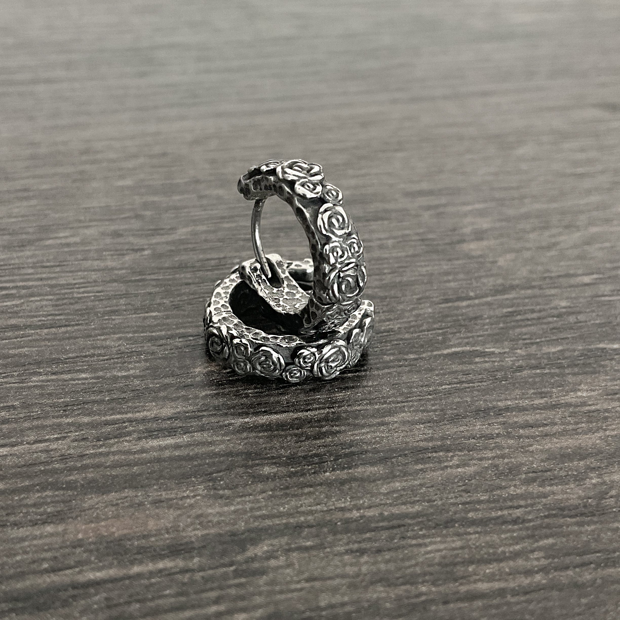Roses hoop earrings