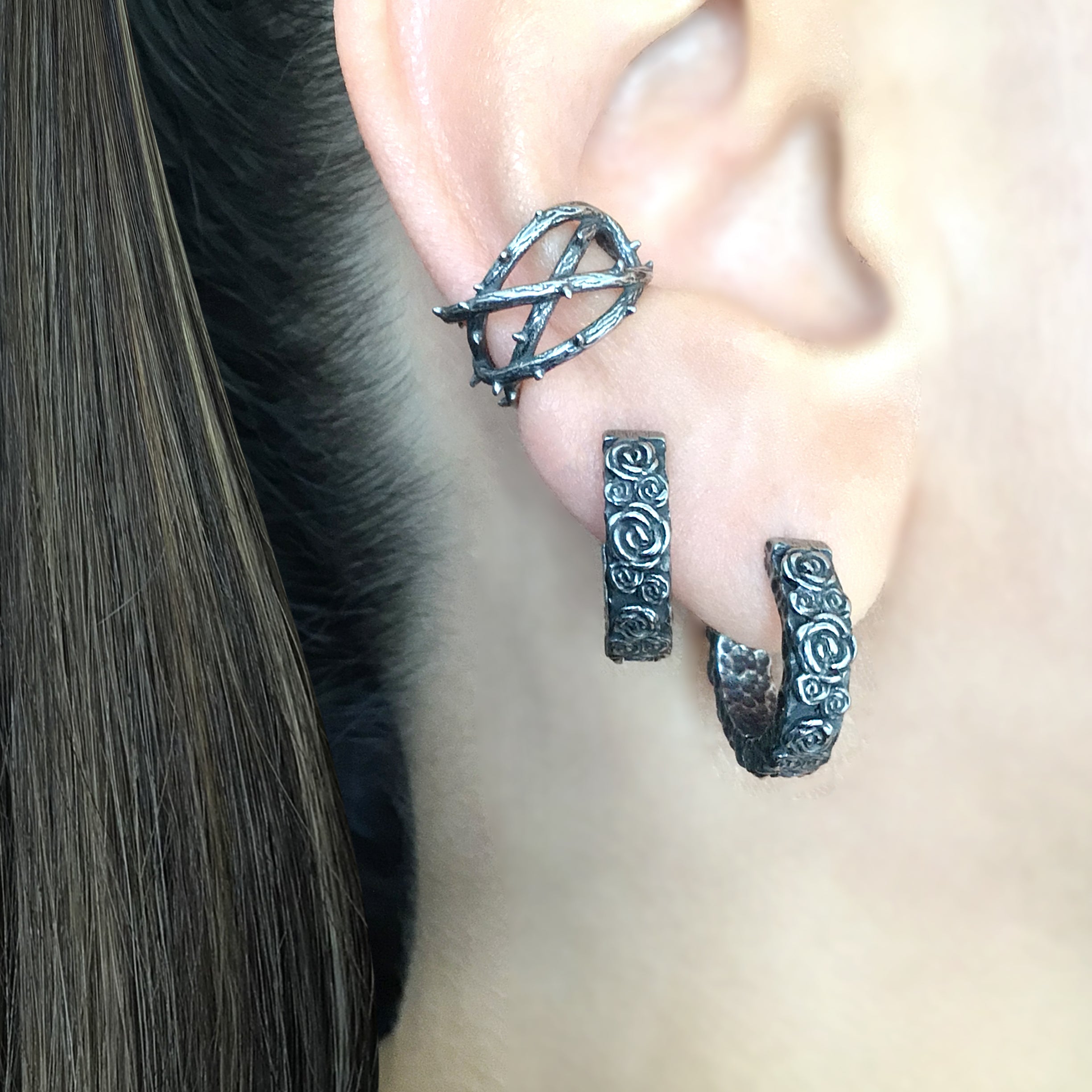 Roses hoop earrings