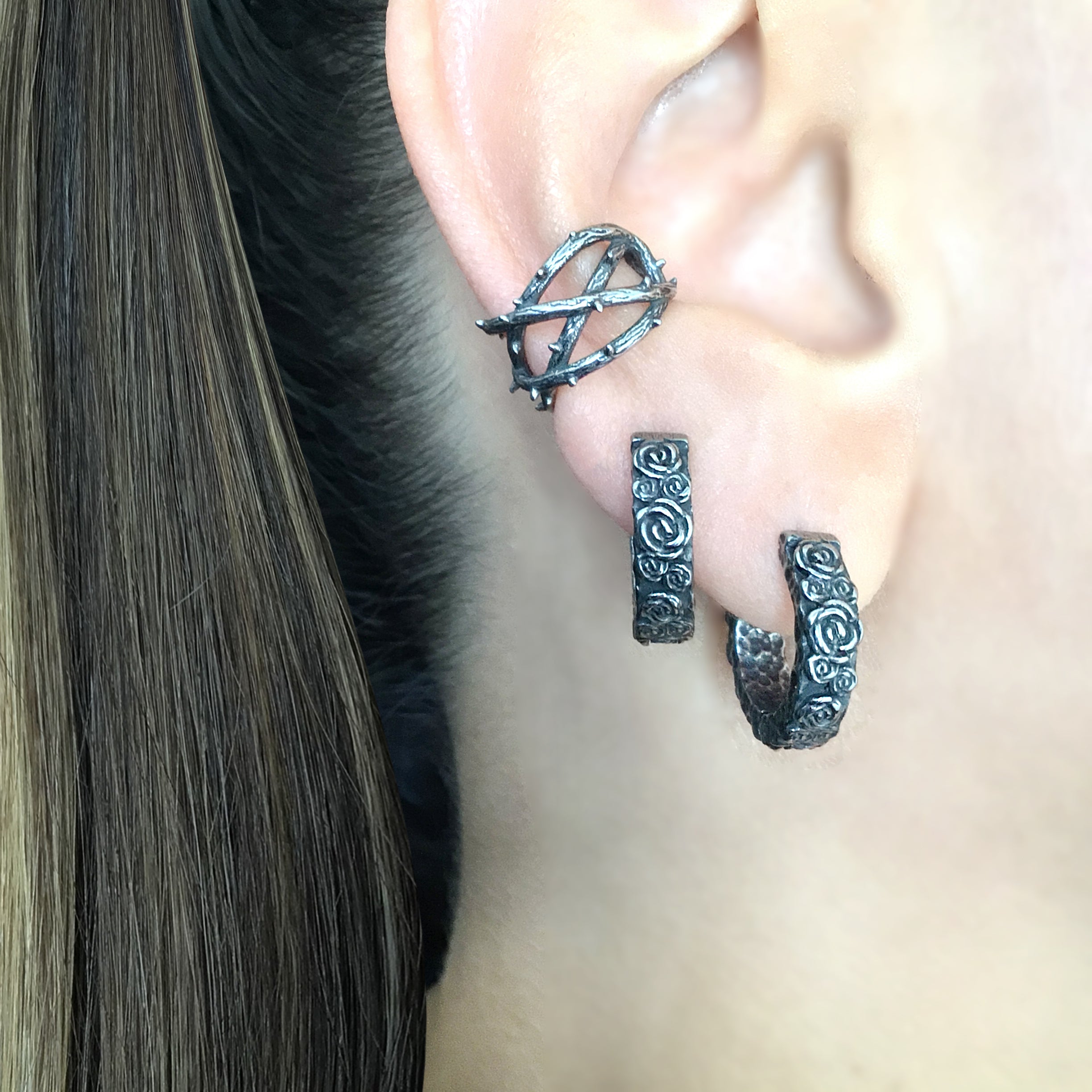 Roses hoop earrings
