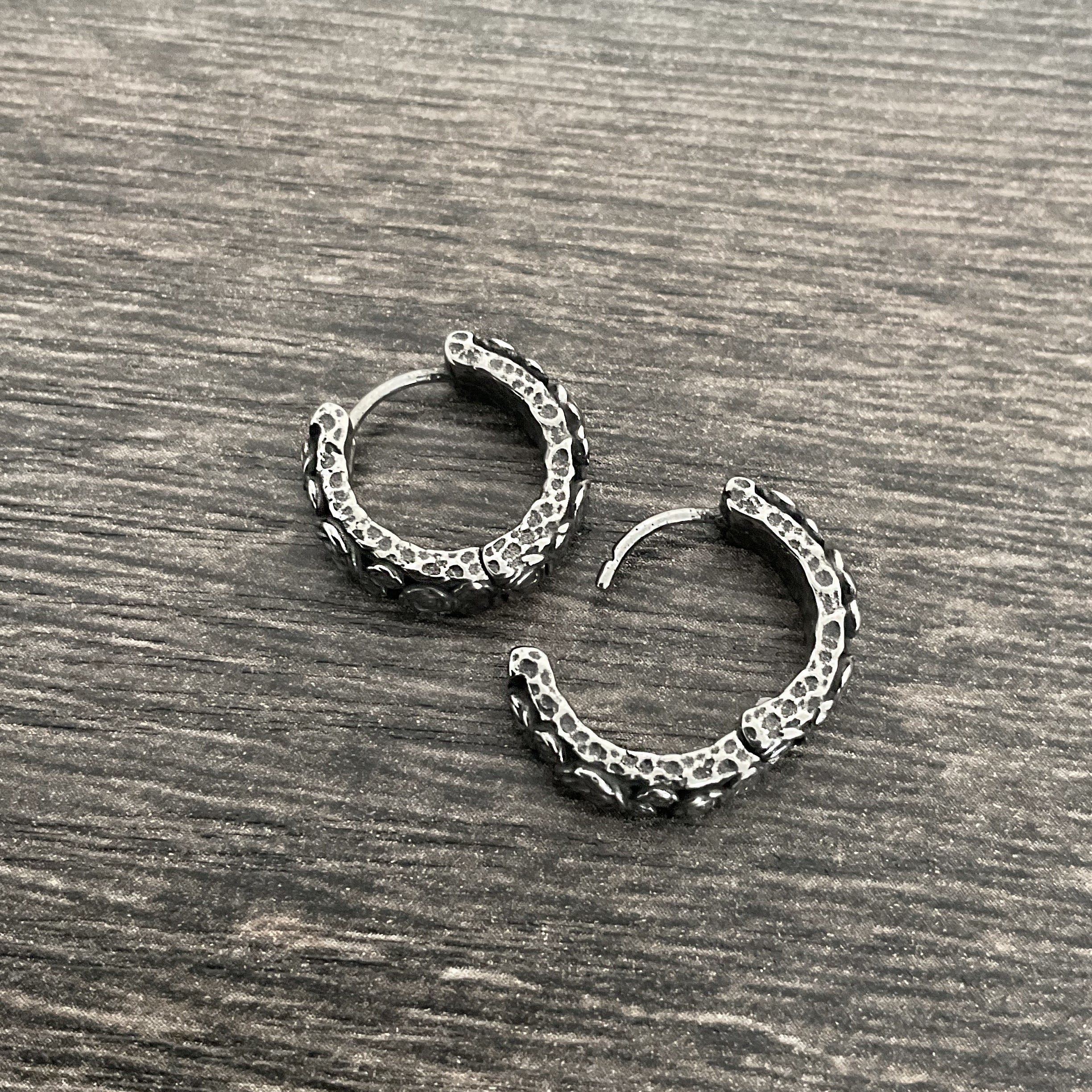 Roses hoop earrings