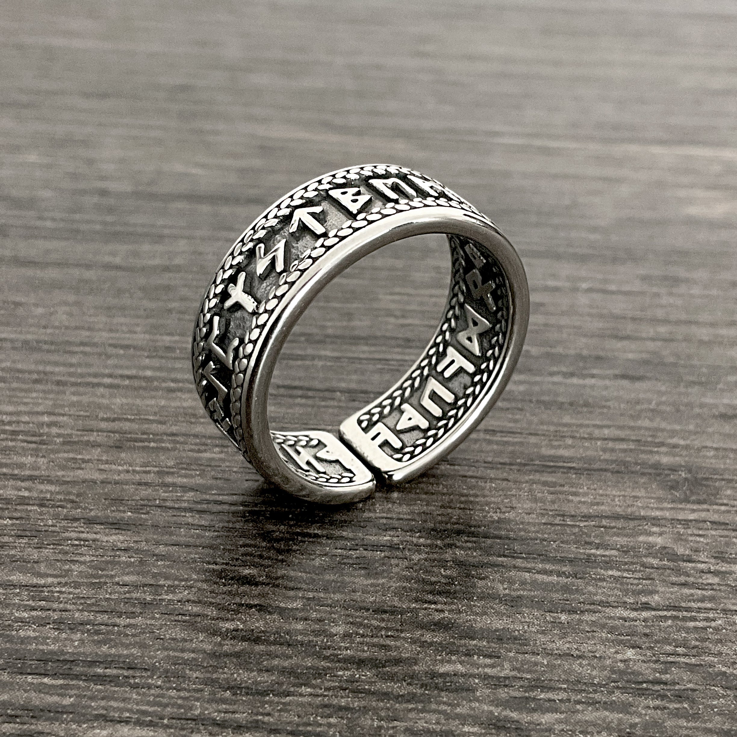 Runes ring
