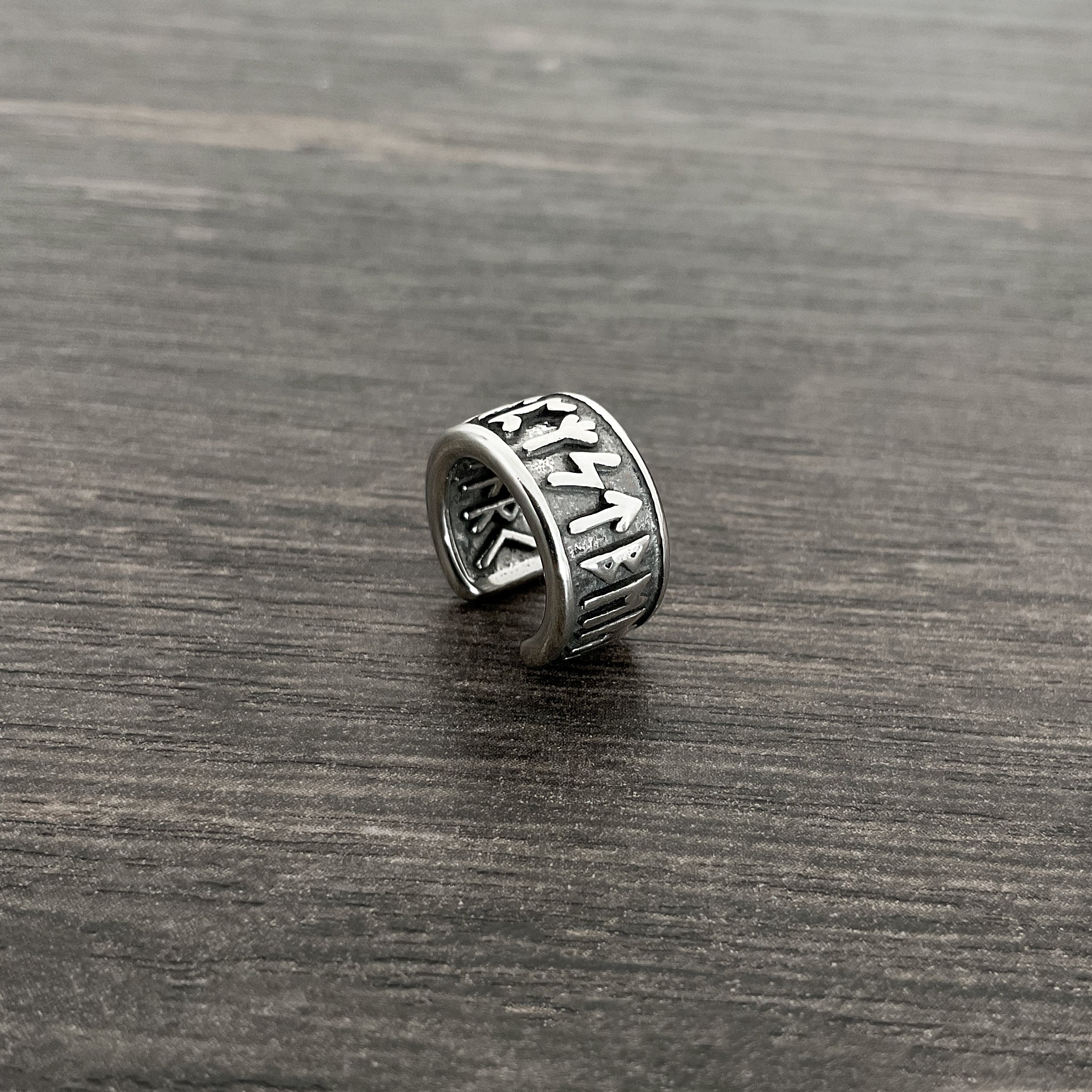 Runes cuff earring no piercing
