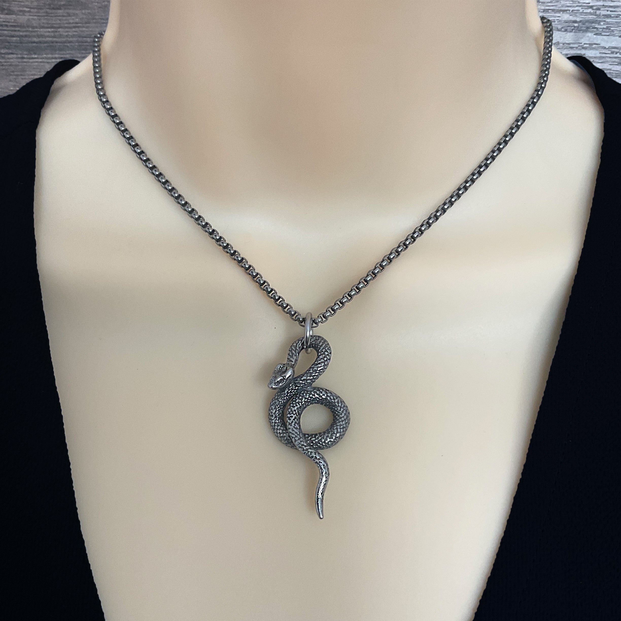 Igra Snake necklace