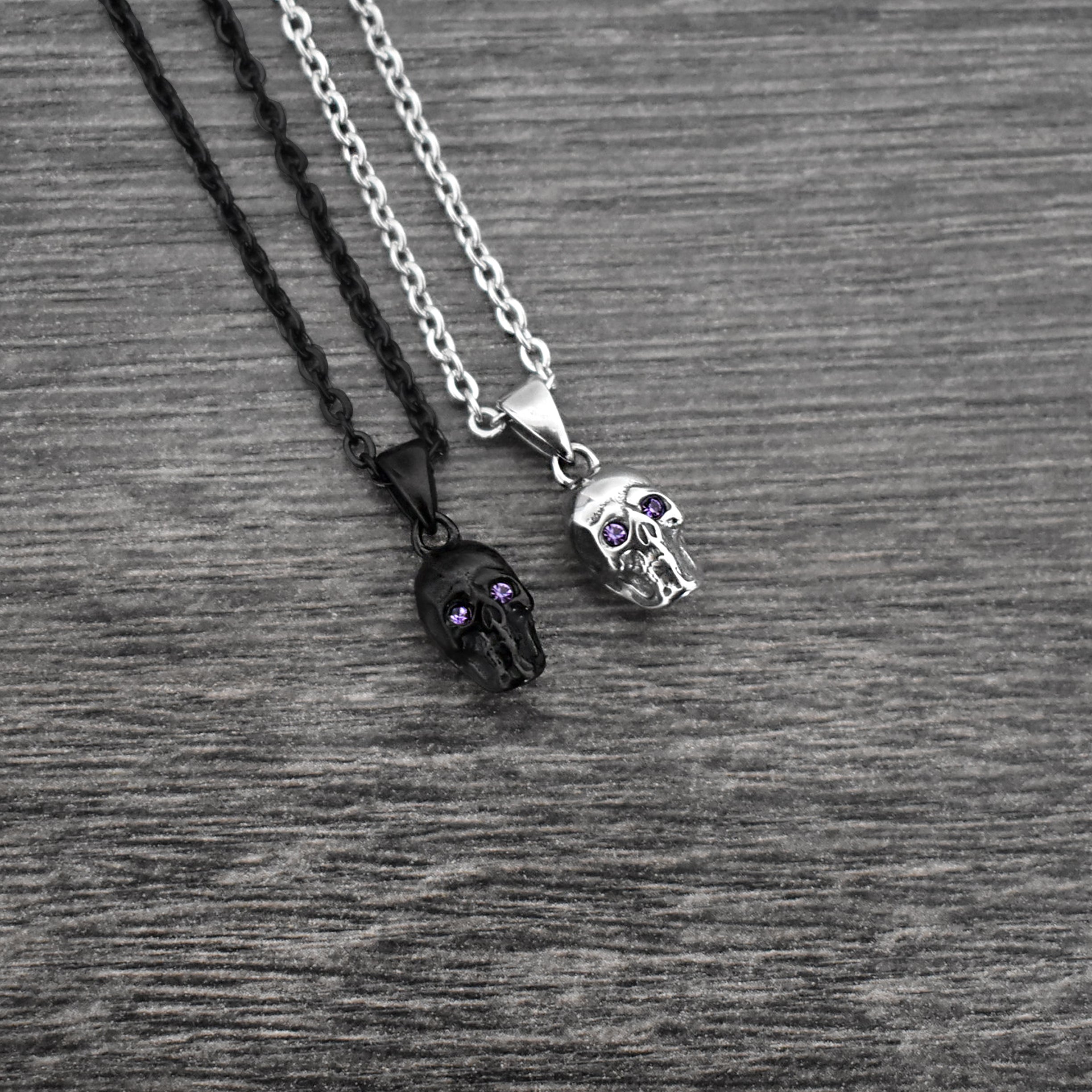Skull necklace with Purple eyes