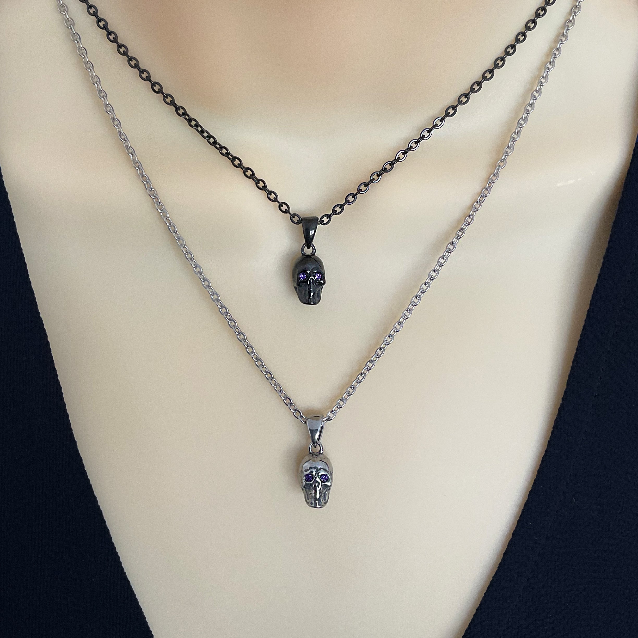 Skull necklace with Purple eyes