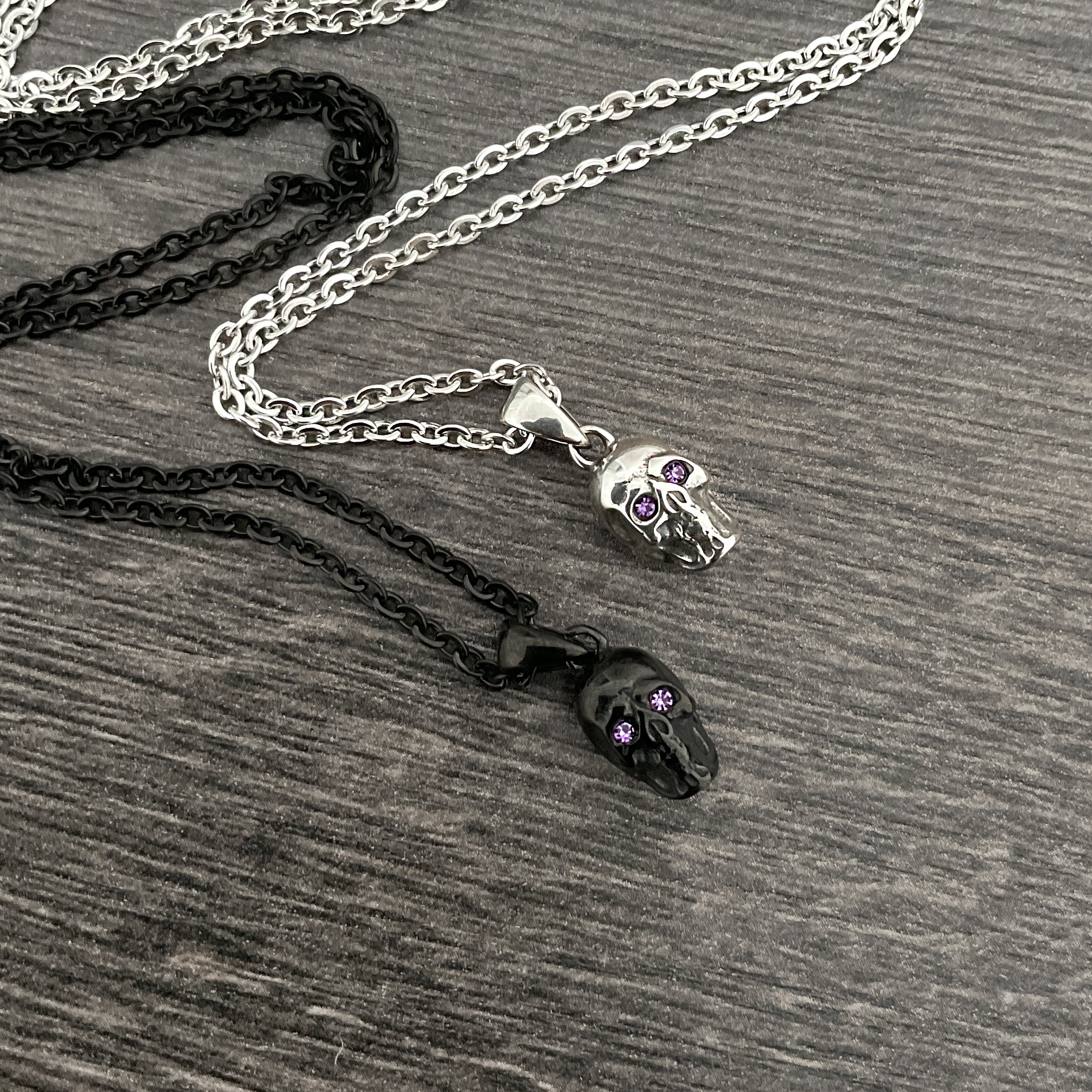 Skull necklace with Purple eyes