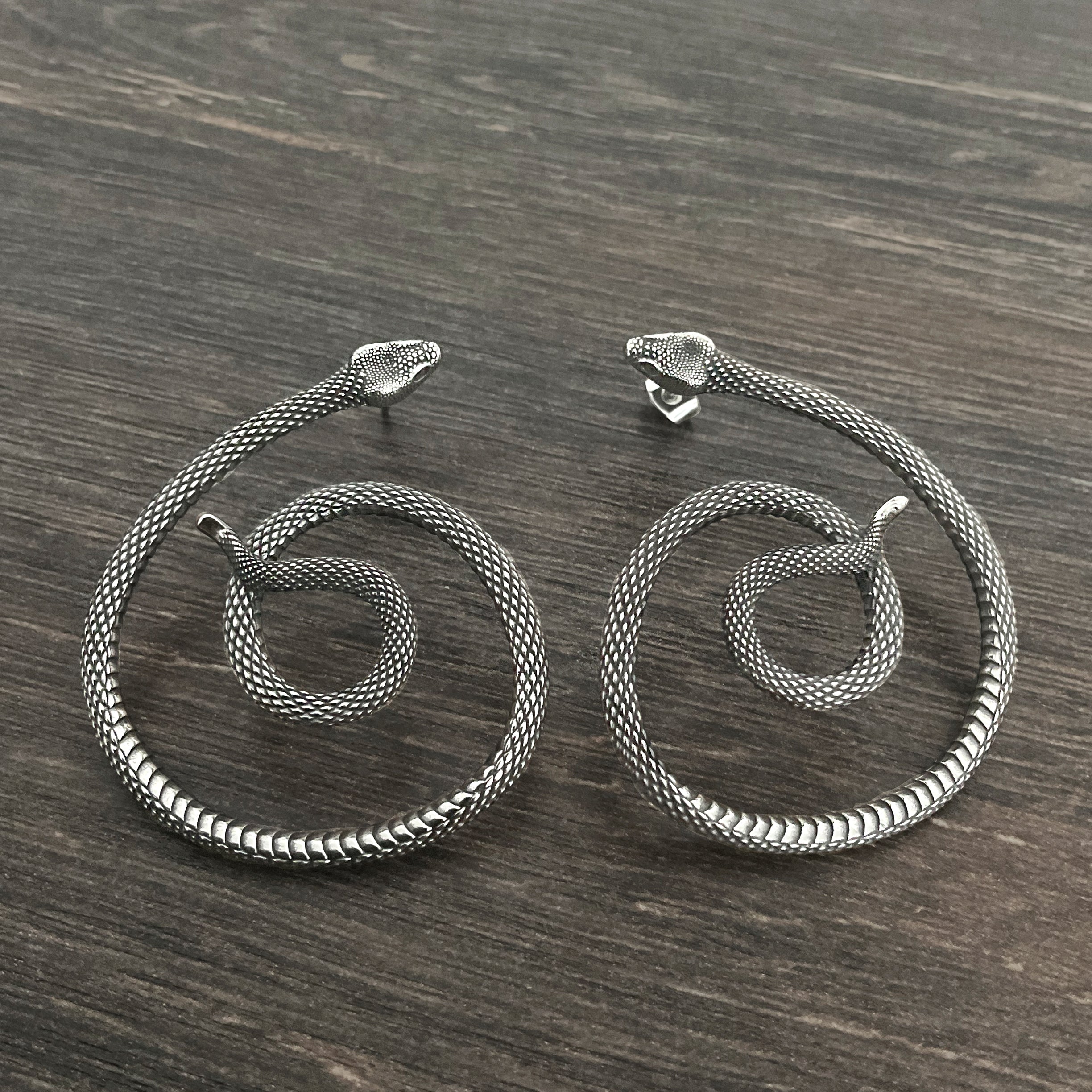 Snake ear wrap