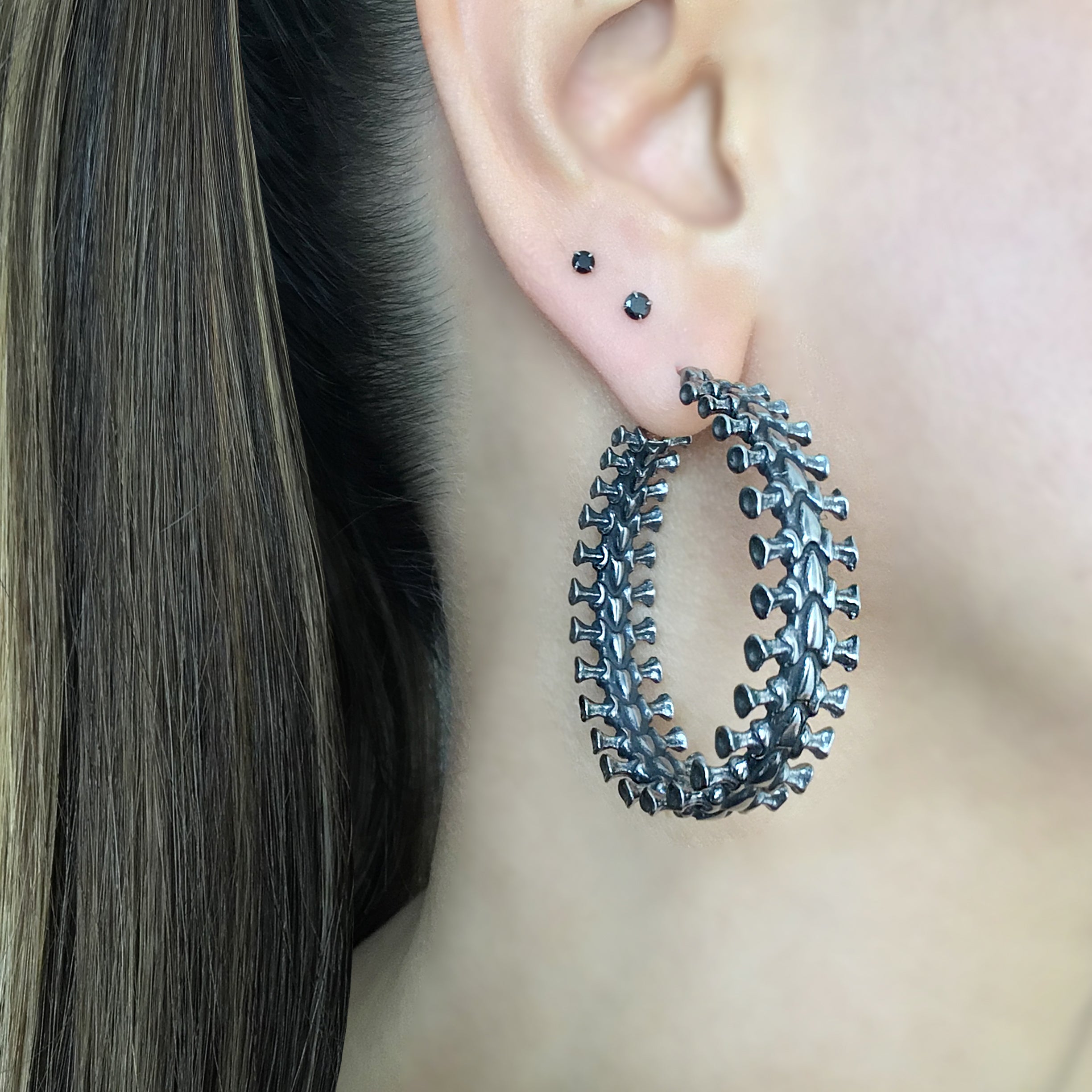 Spine hoop earrings