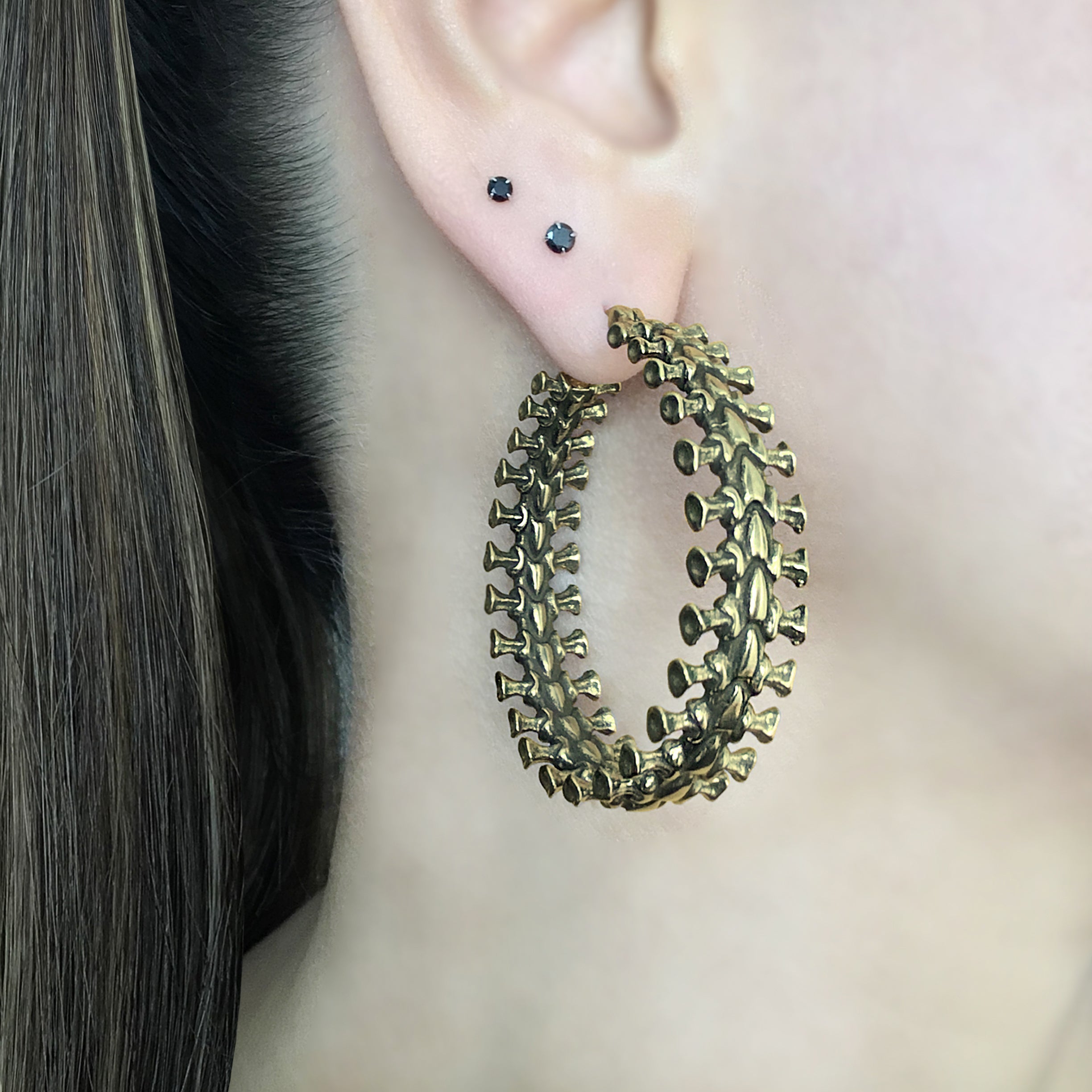 Spine hoop earrings