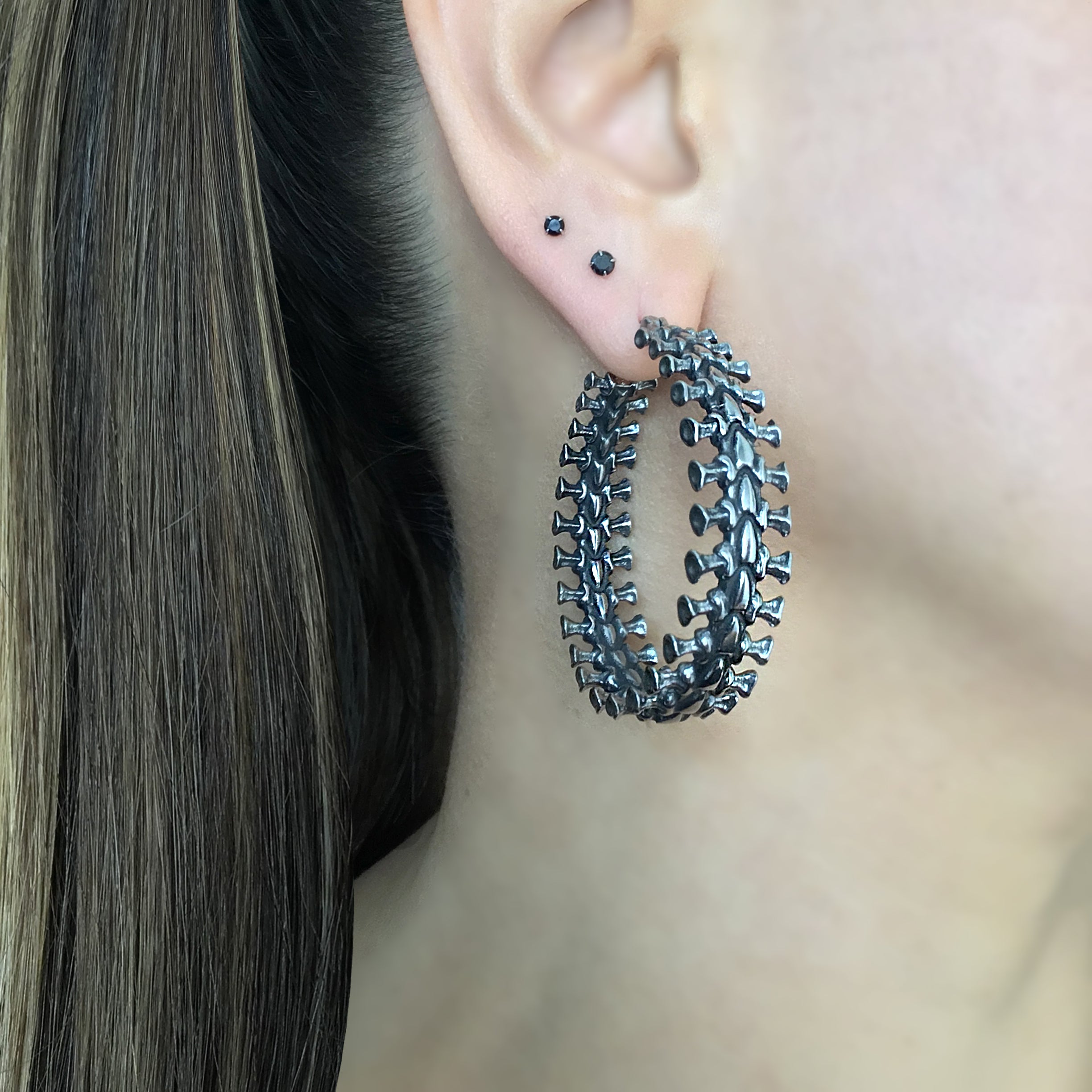 Spine hoop earrings