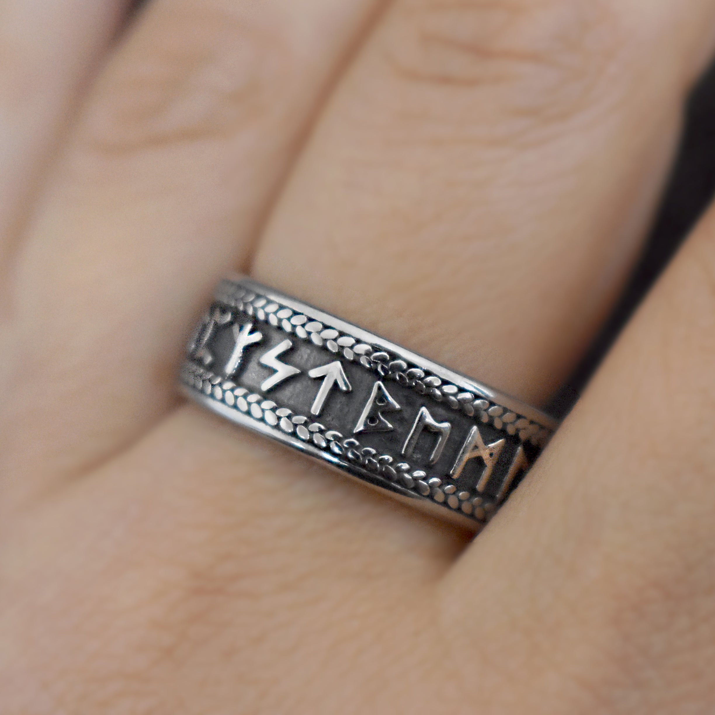 Runes ring