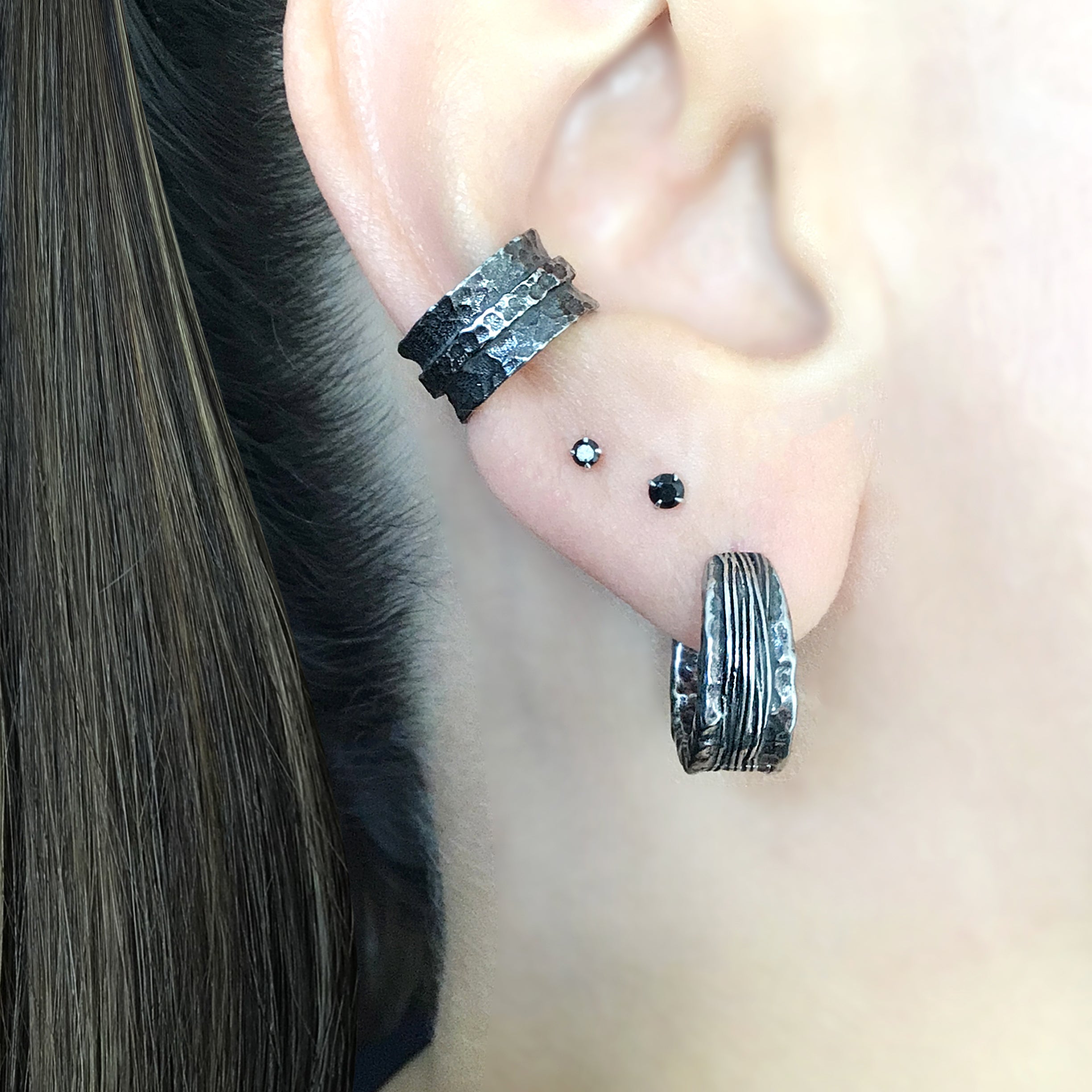 Textured hoop earrings with lines
