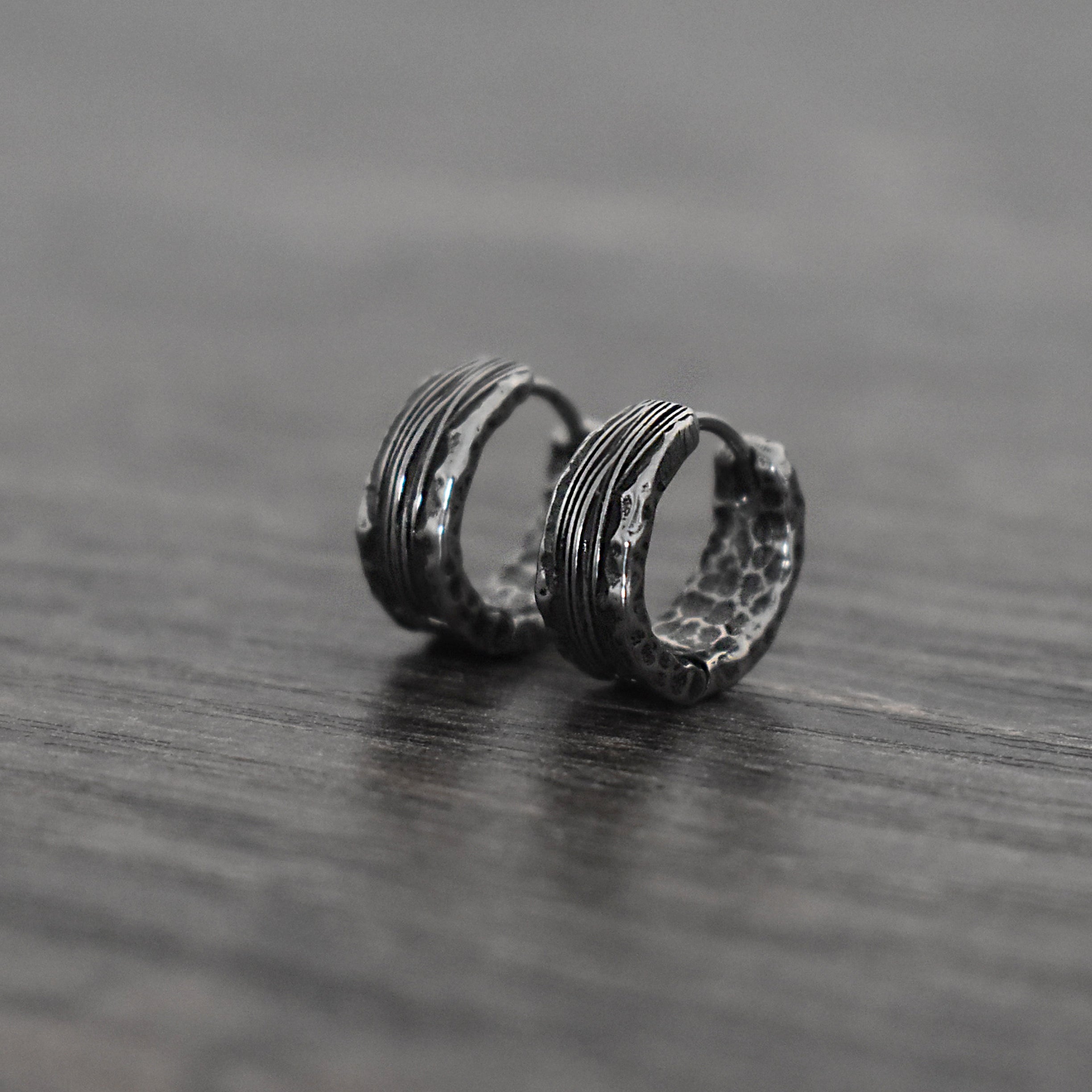 Textured hoop earrings with lines