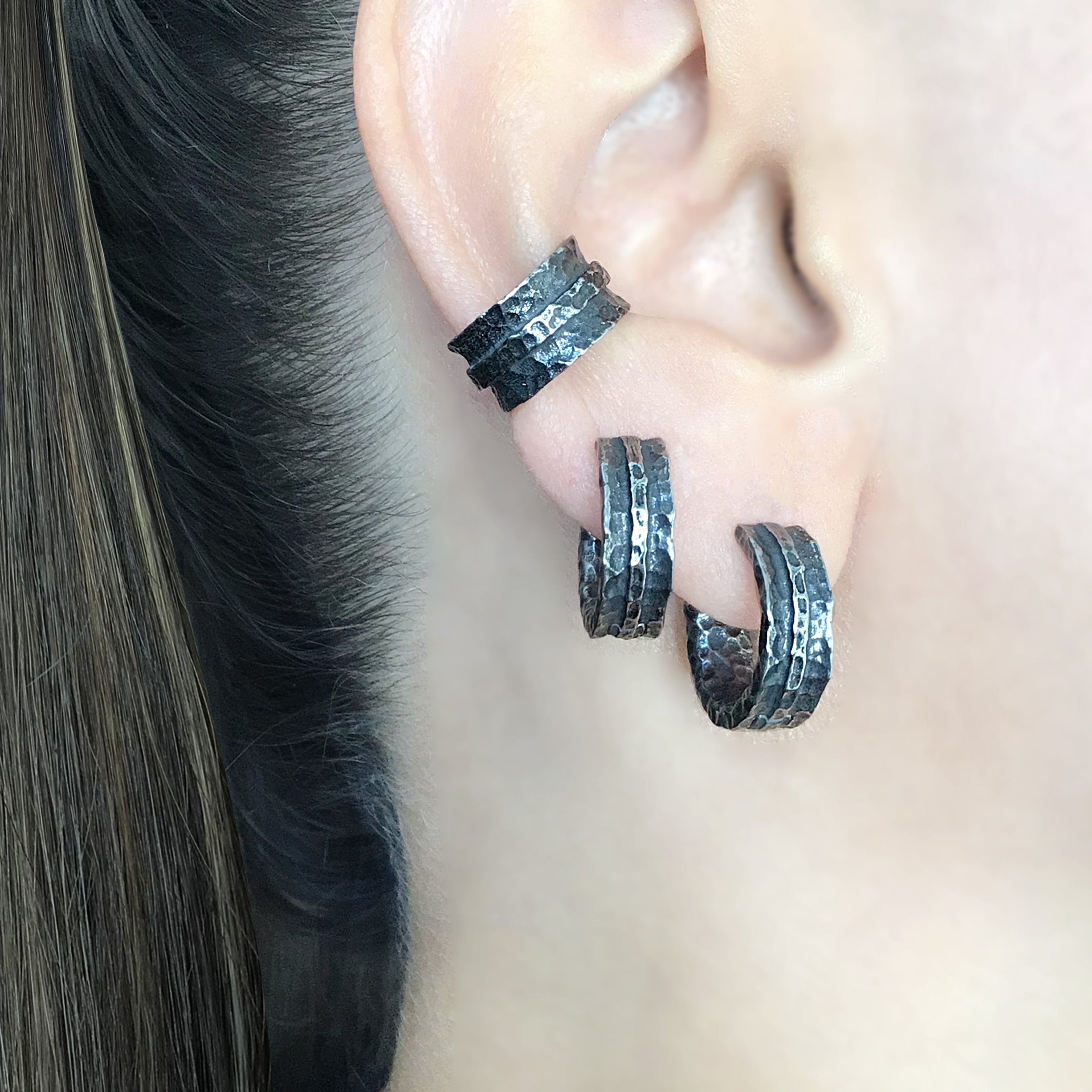 Hammered texture hoop earrings