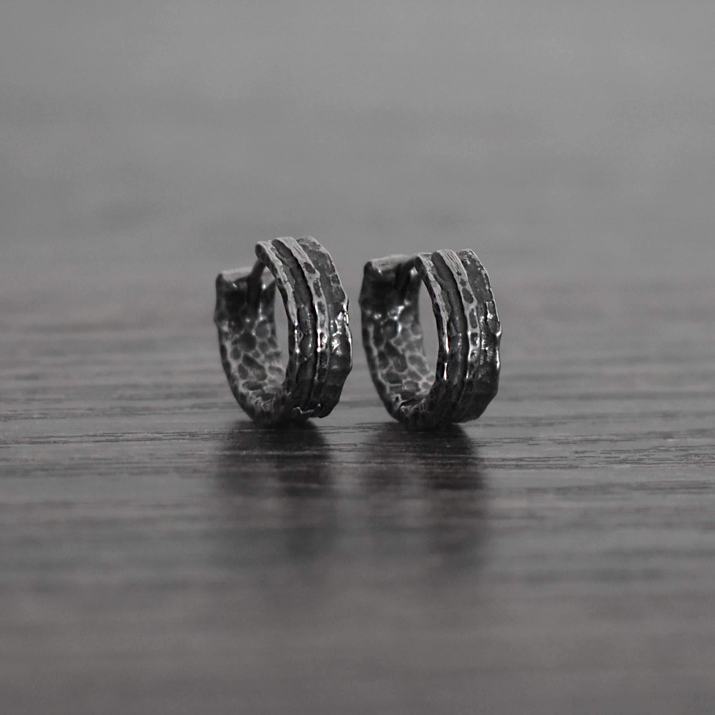Hammered texture hoop earrings