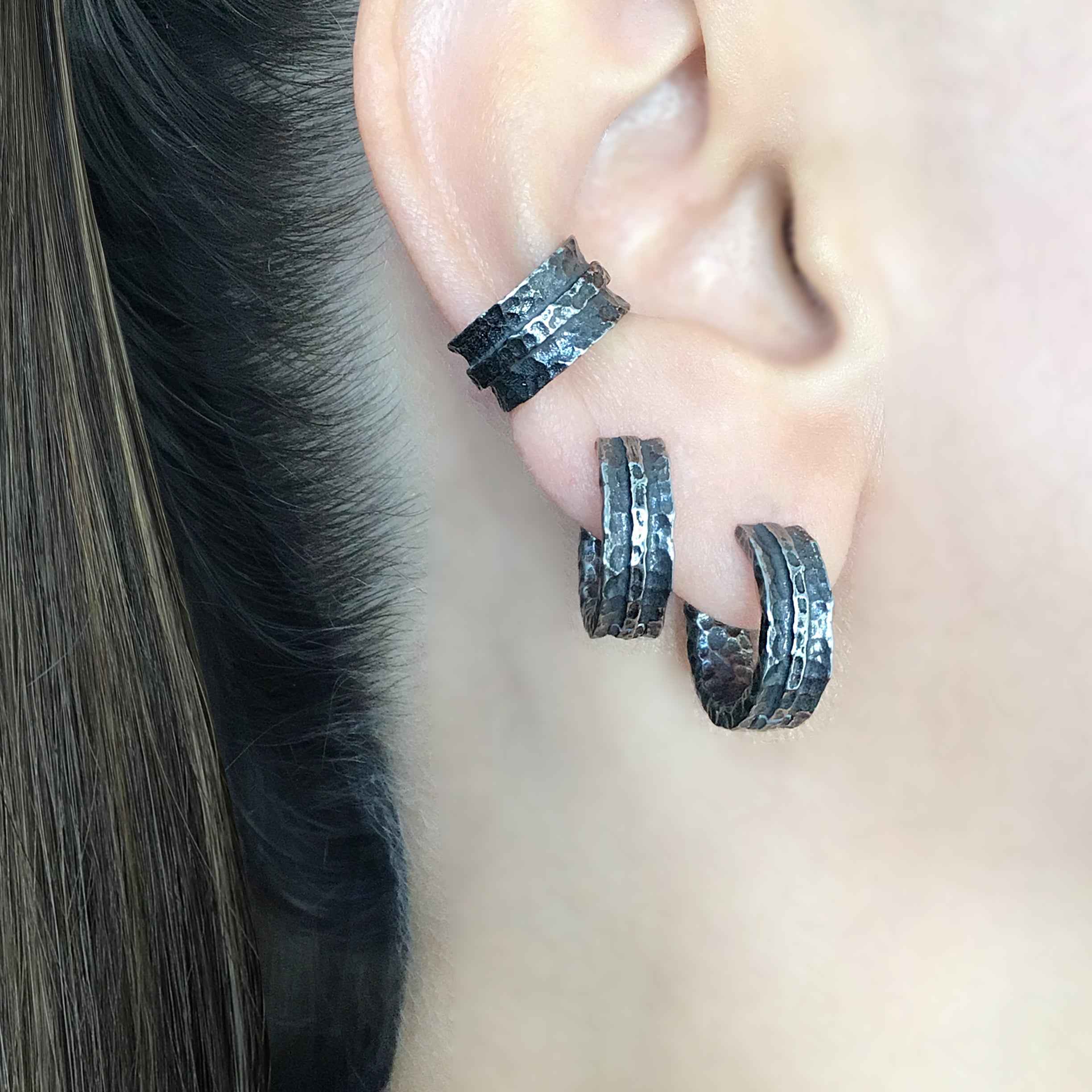 Hammered texture hoop earrings