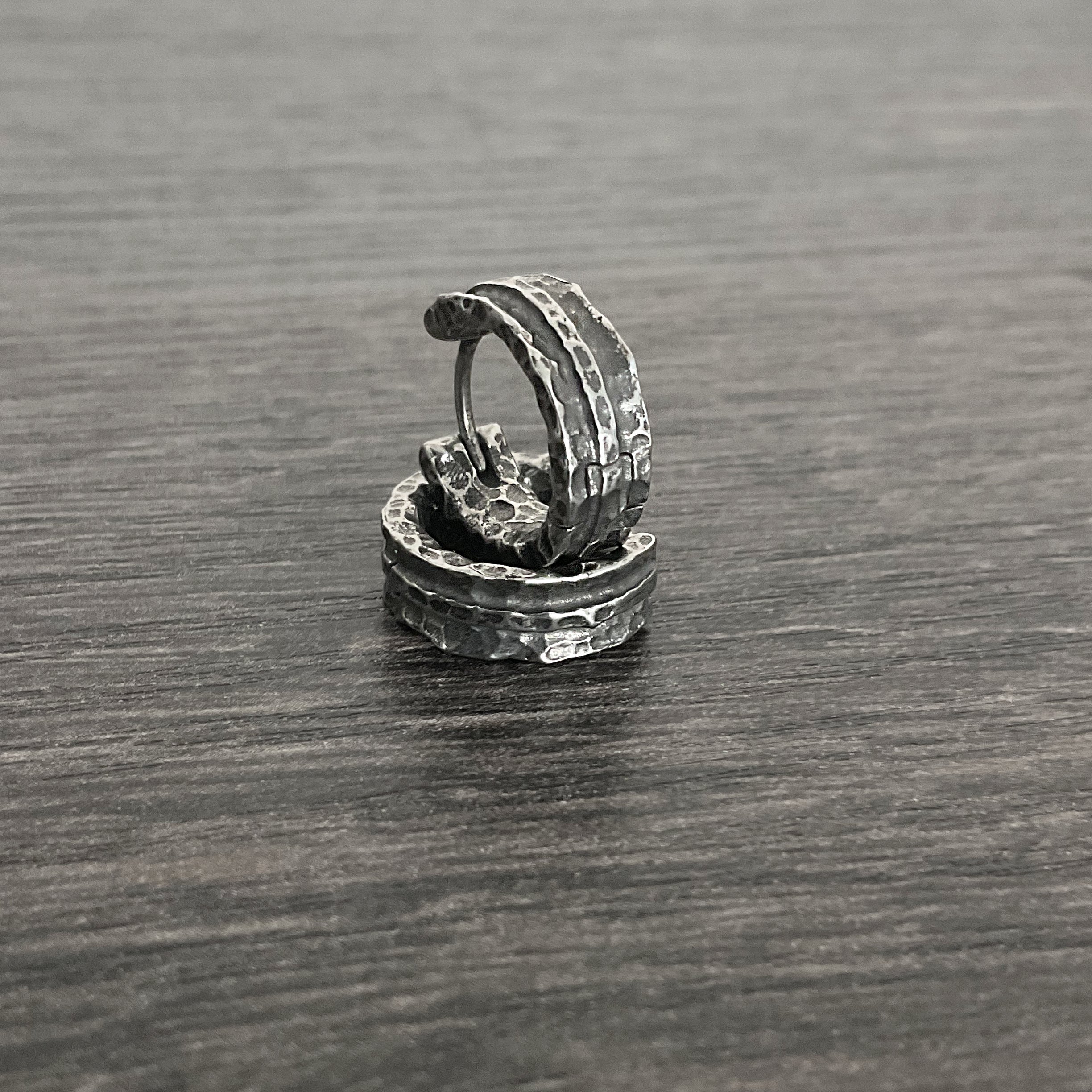 Hammered texture hoop earrings