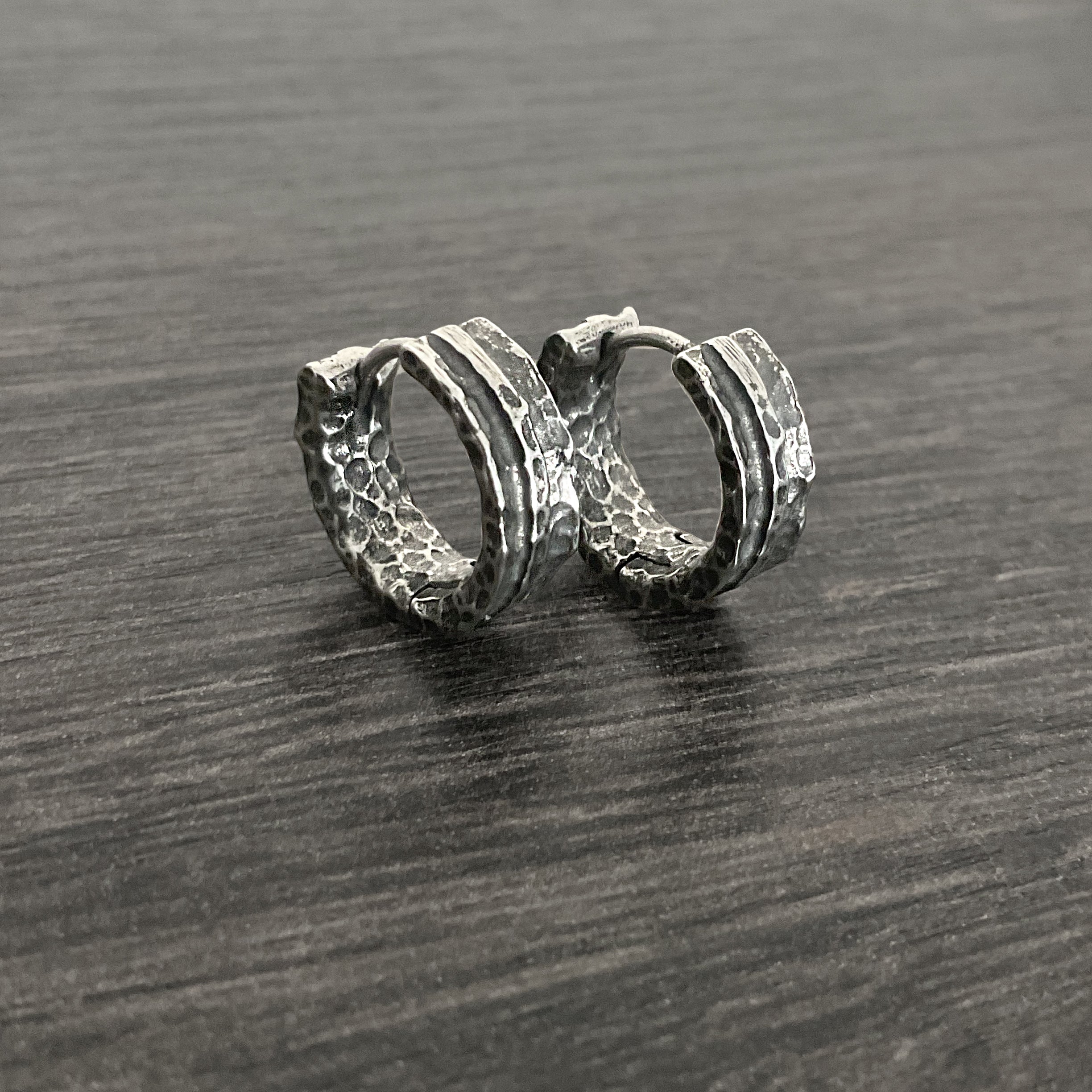 Hammered texture hoop earrings