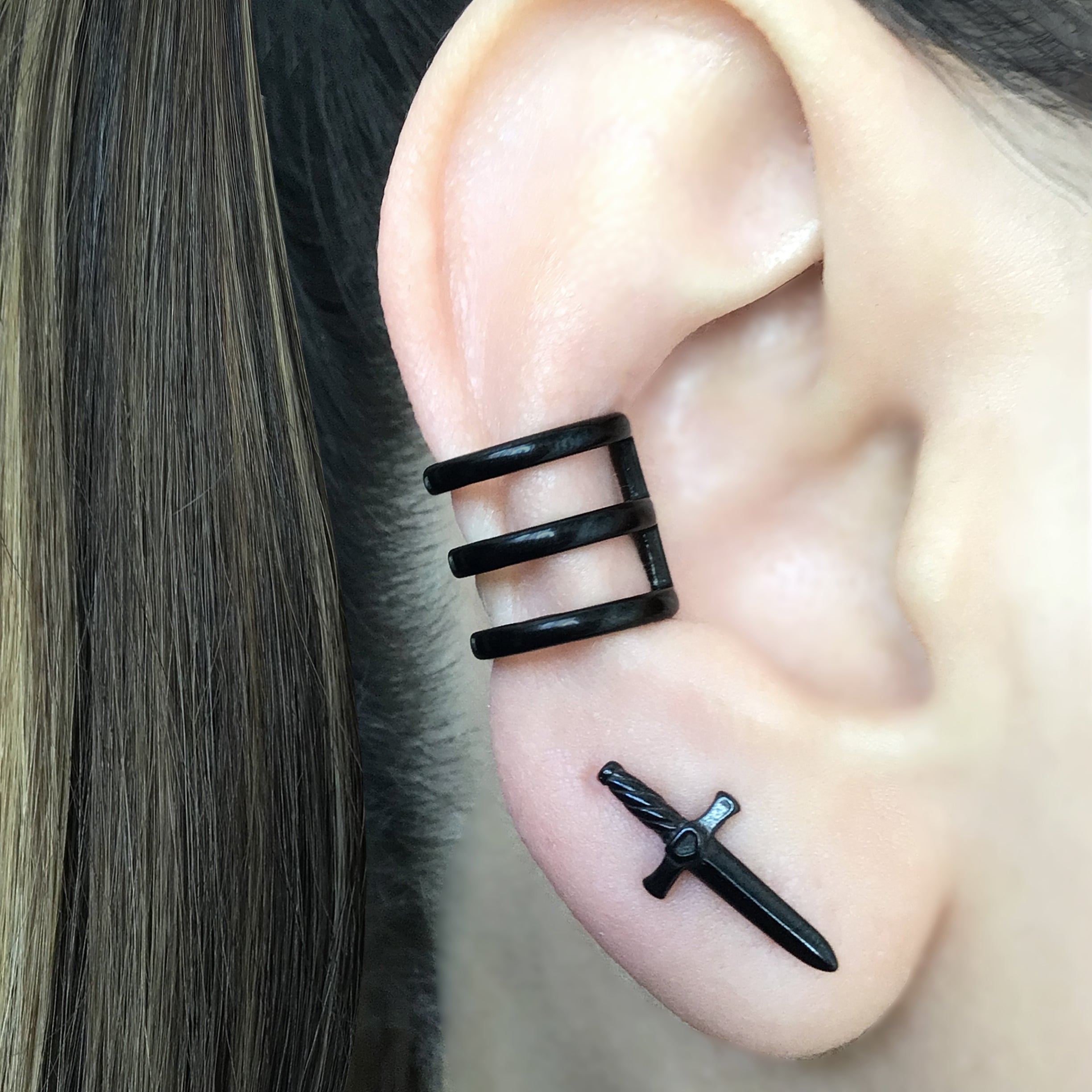 Triple row ear cuff
